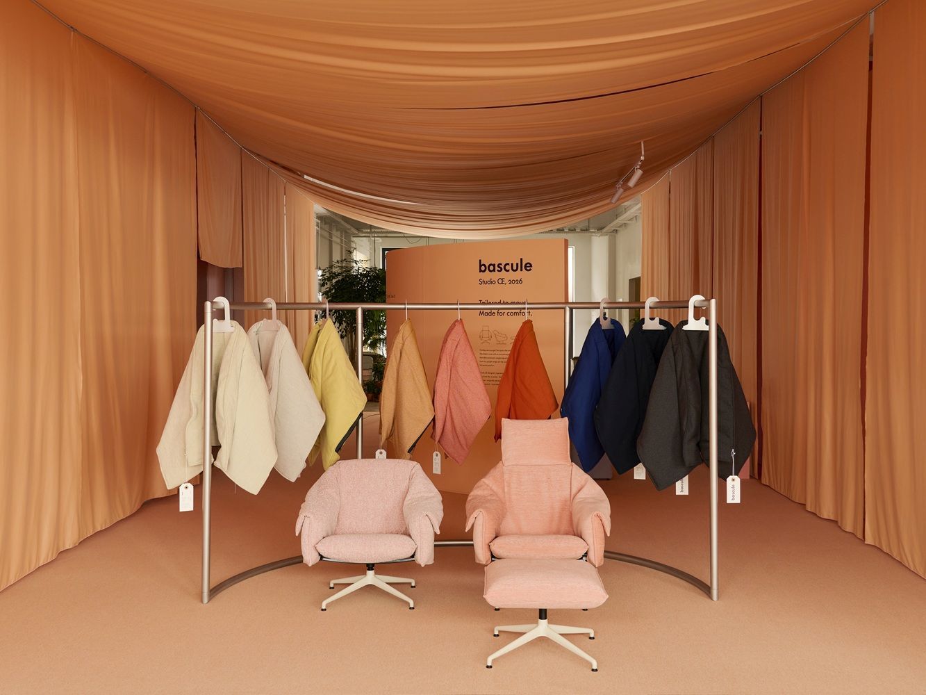 Bascule Highback Sessel mit Ottoman Vitra