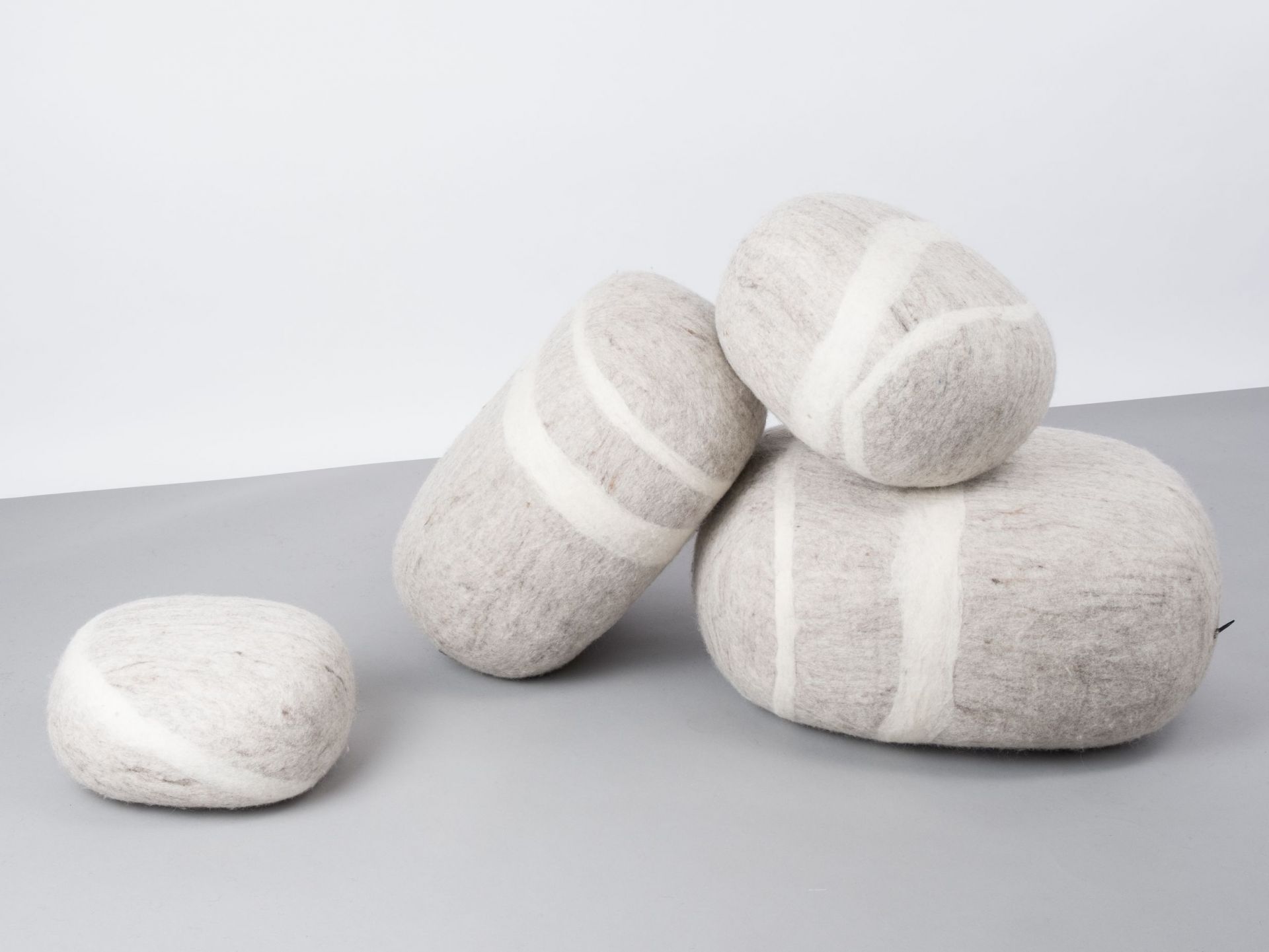 Filz Kieselstein Hocker XL Béla myfelt