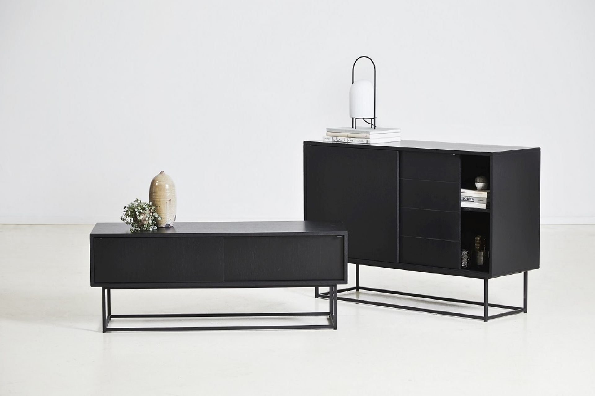 Virka Sideboard niedrig Woud Schwarz