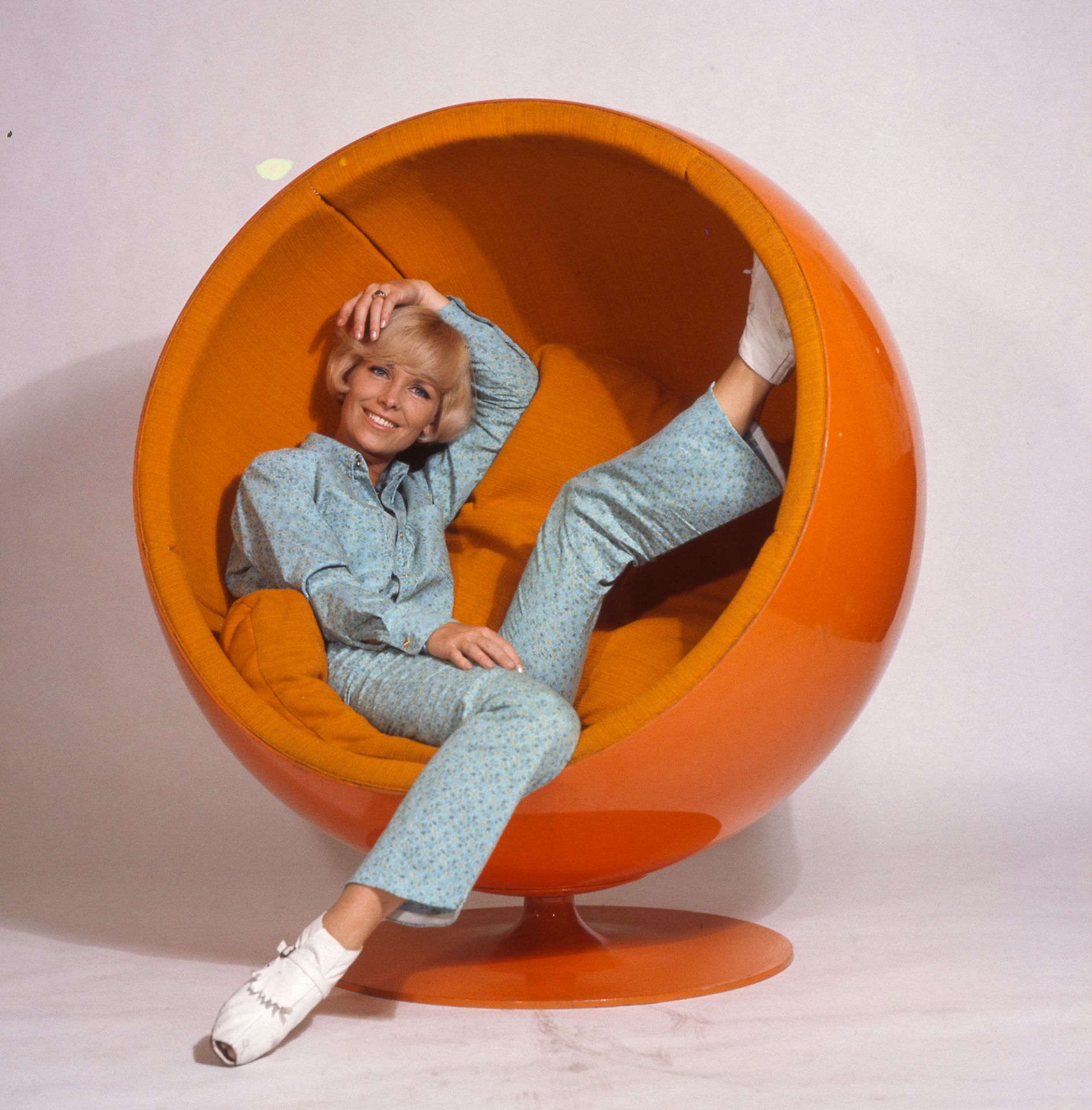 Ball Chair Sessel Schwarz 12 Eero Aarnio Originals