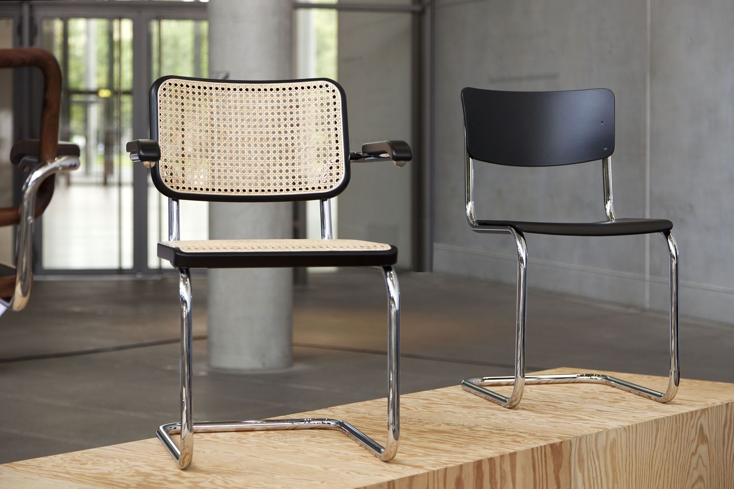 S 43 Stahlrohr Klassiker Freischwinger CHROM/SCHWARZ Thonet VORZUGSKOMBINATION