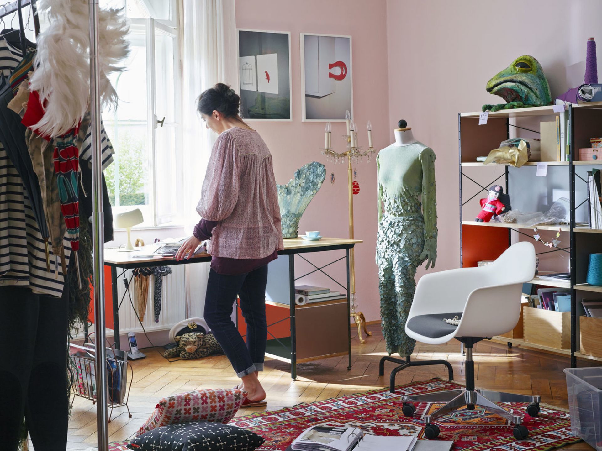 Eames Plastic Arm Chair PACC mit Sitzpolster Vitra