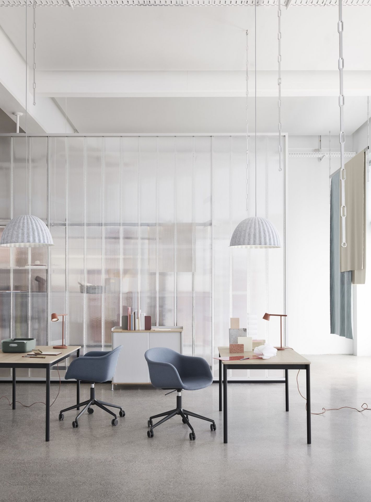 Under The Bell Pendant Lamp 55 Pendelleuchte Muuto