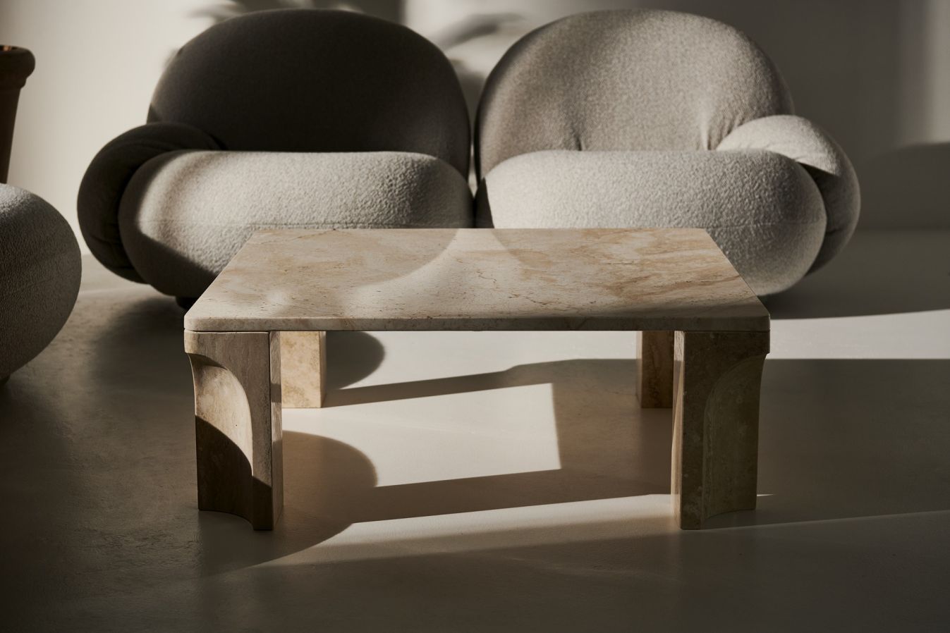 Doric Couchtisch Quadratisch Weißer Travertin Gubi