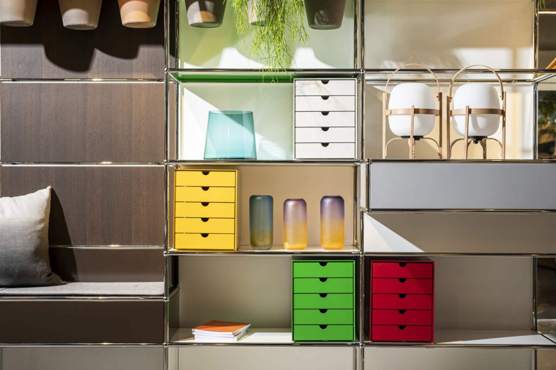 USM Haller Inos Kastenset C4 mit 5 Schalen geschlossen Home Office