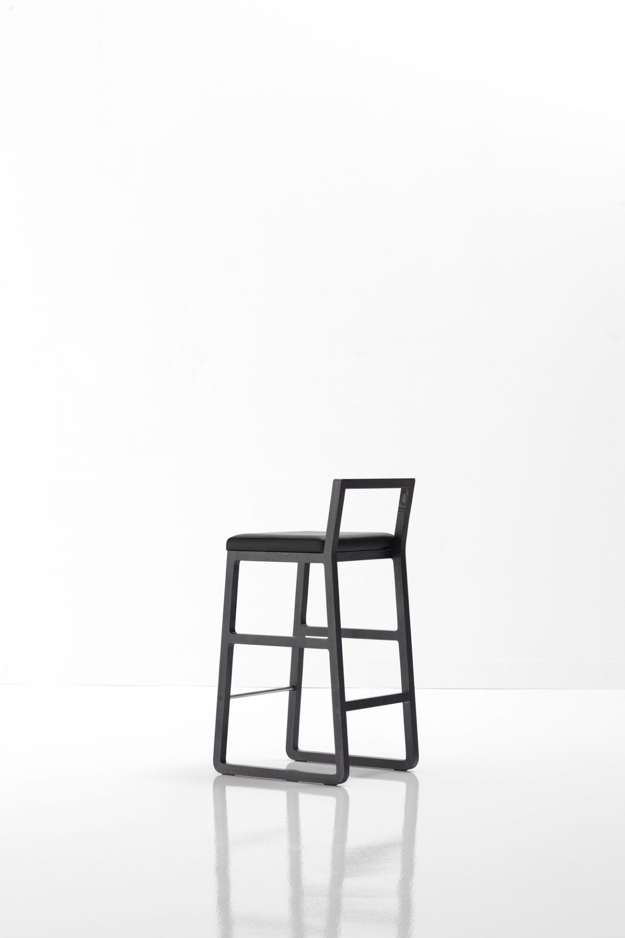 Midori Hocker Schwarz Sancal