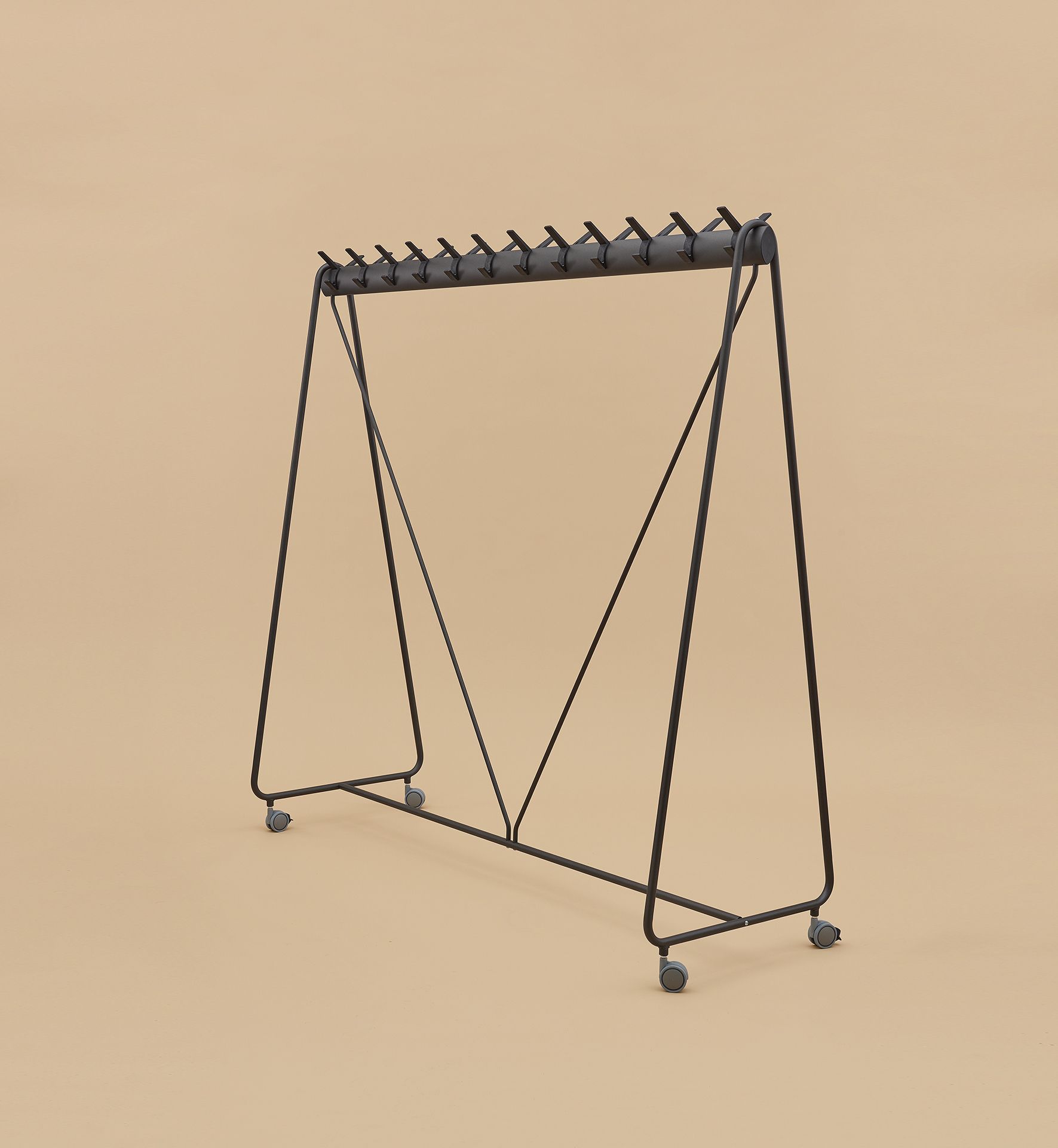 Ellipse Garderobe auf Rollen mit 24 Haken Segis