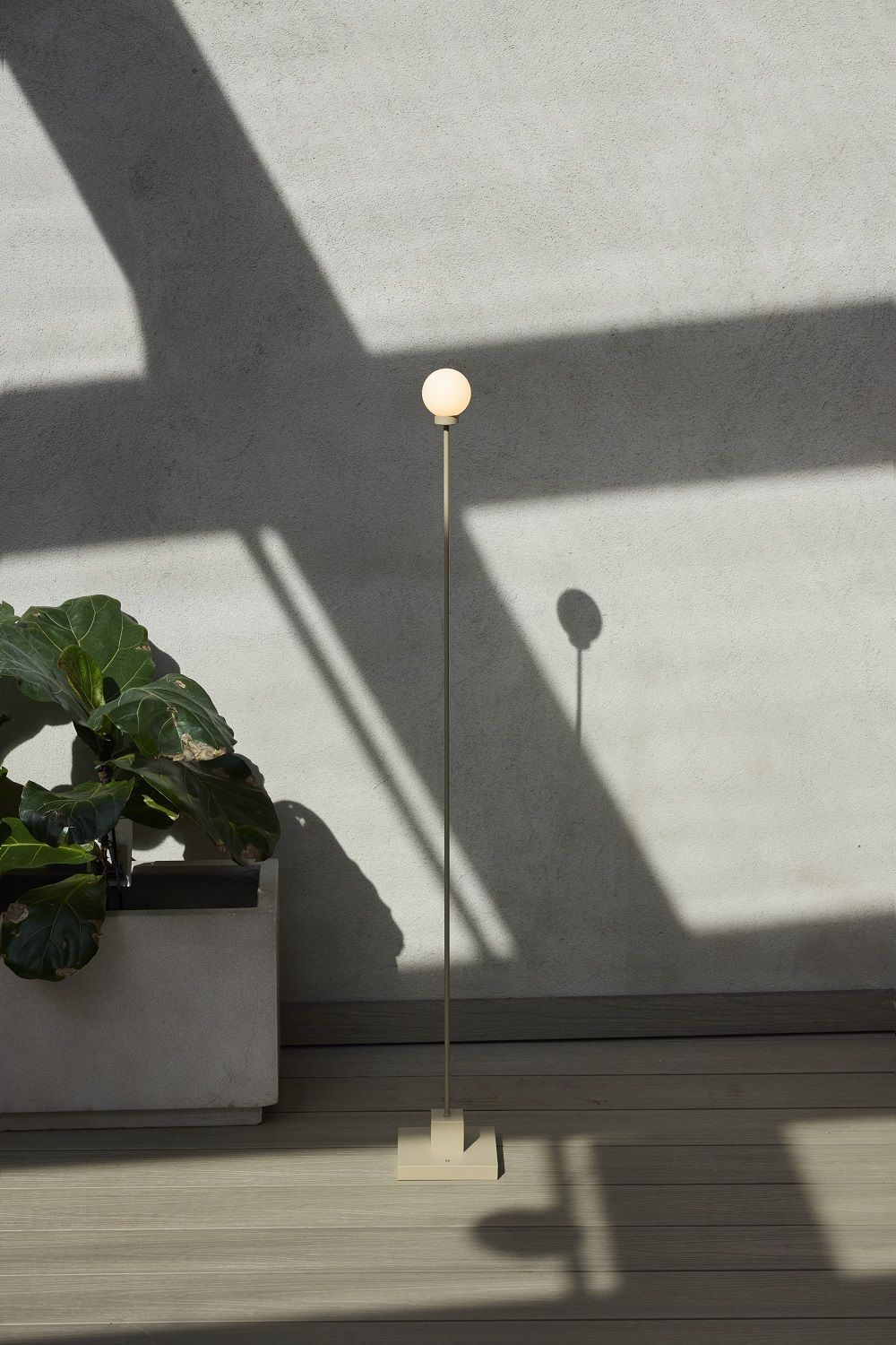 Snowball Portable Floor lamp Stehleuchte Northern