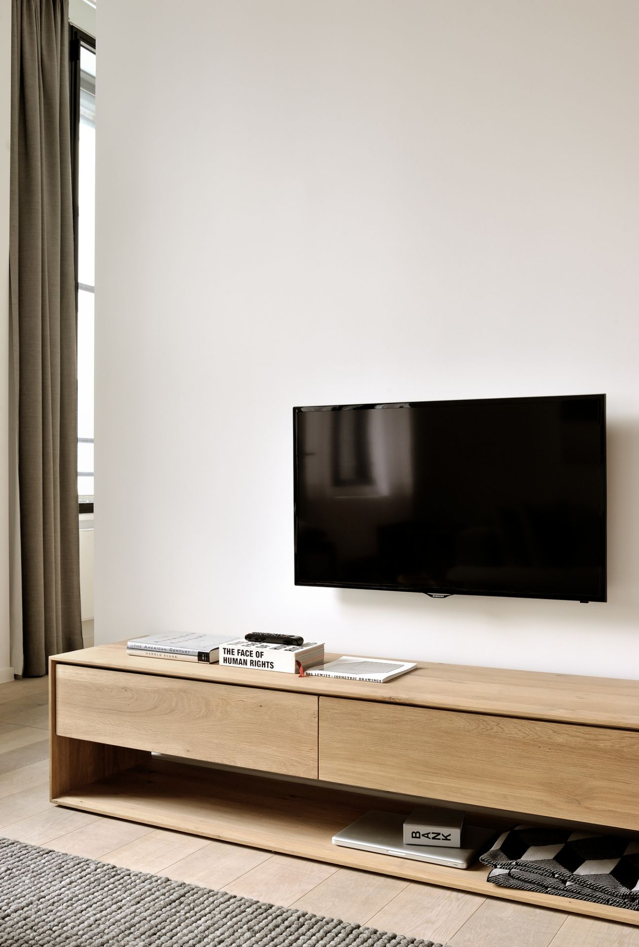 Nordic TV Anrichte Ethnicraft