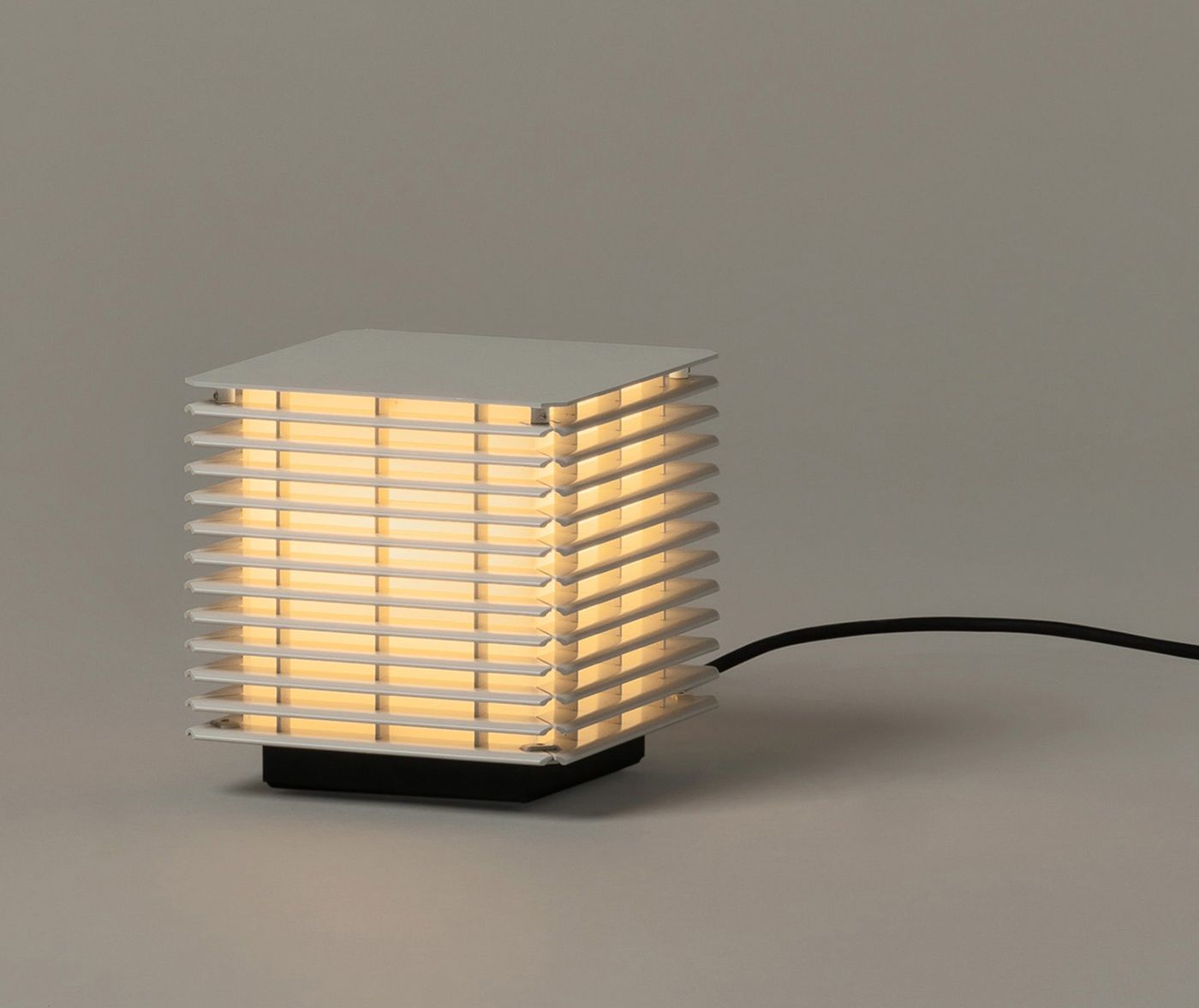 Shiro 17 Interior Table lamp Tischleuchte Santa & Cole