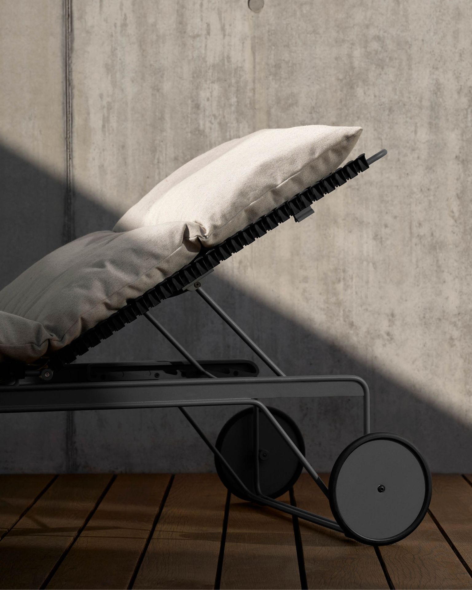 Click Adjustable Chaise Longue Sonnenliege Outdoor HOUE