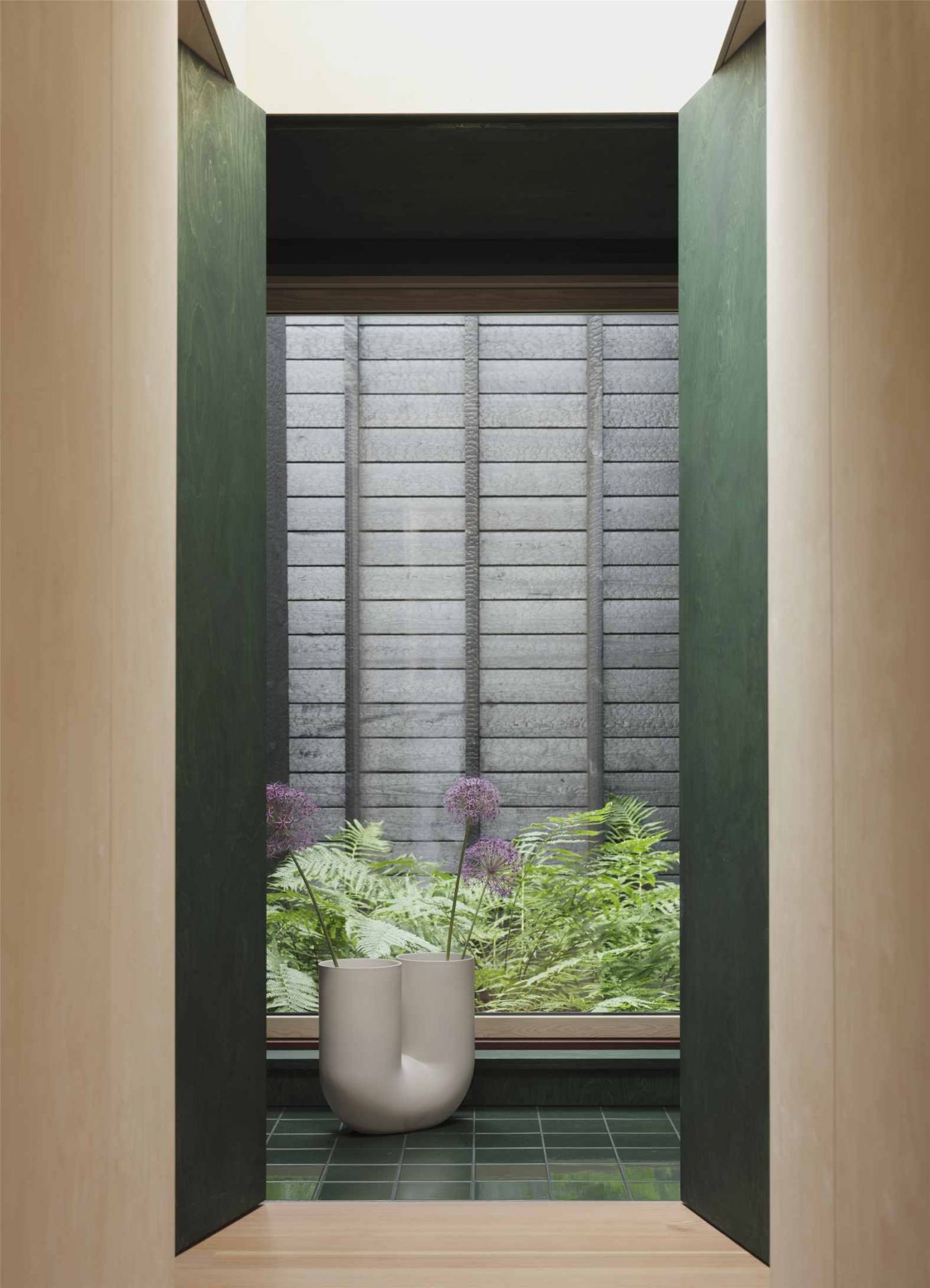 Kink Vase Sand H 39 cm Muuto