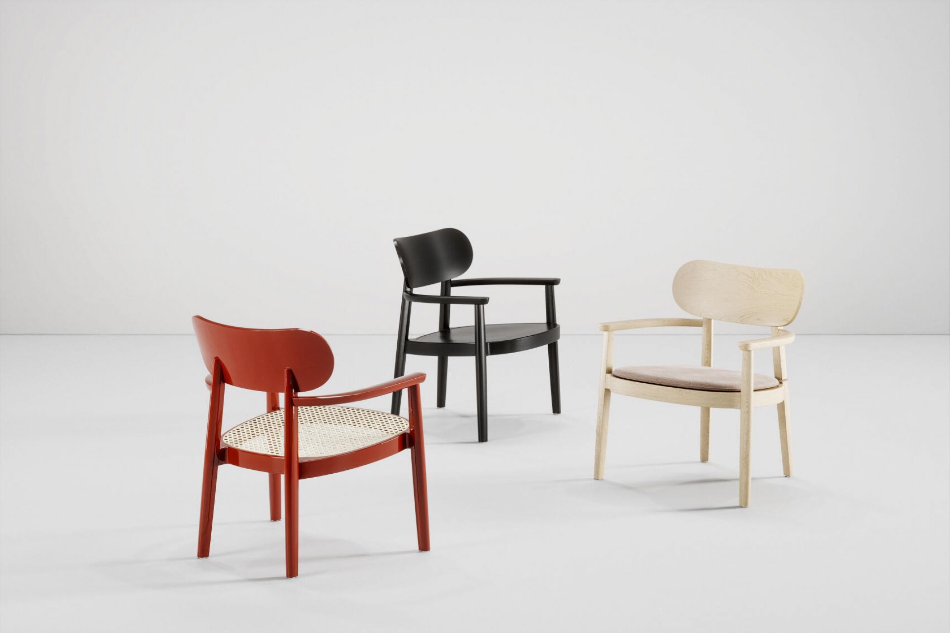 Holzsessel mit Armlehnen 119 MF Thonet