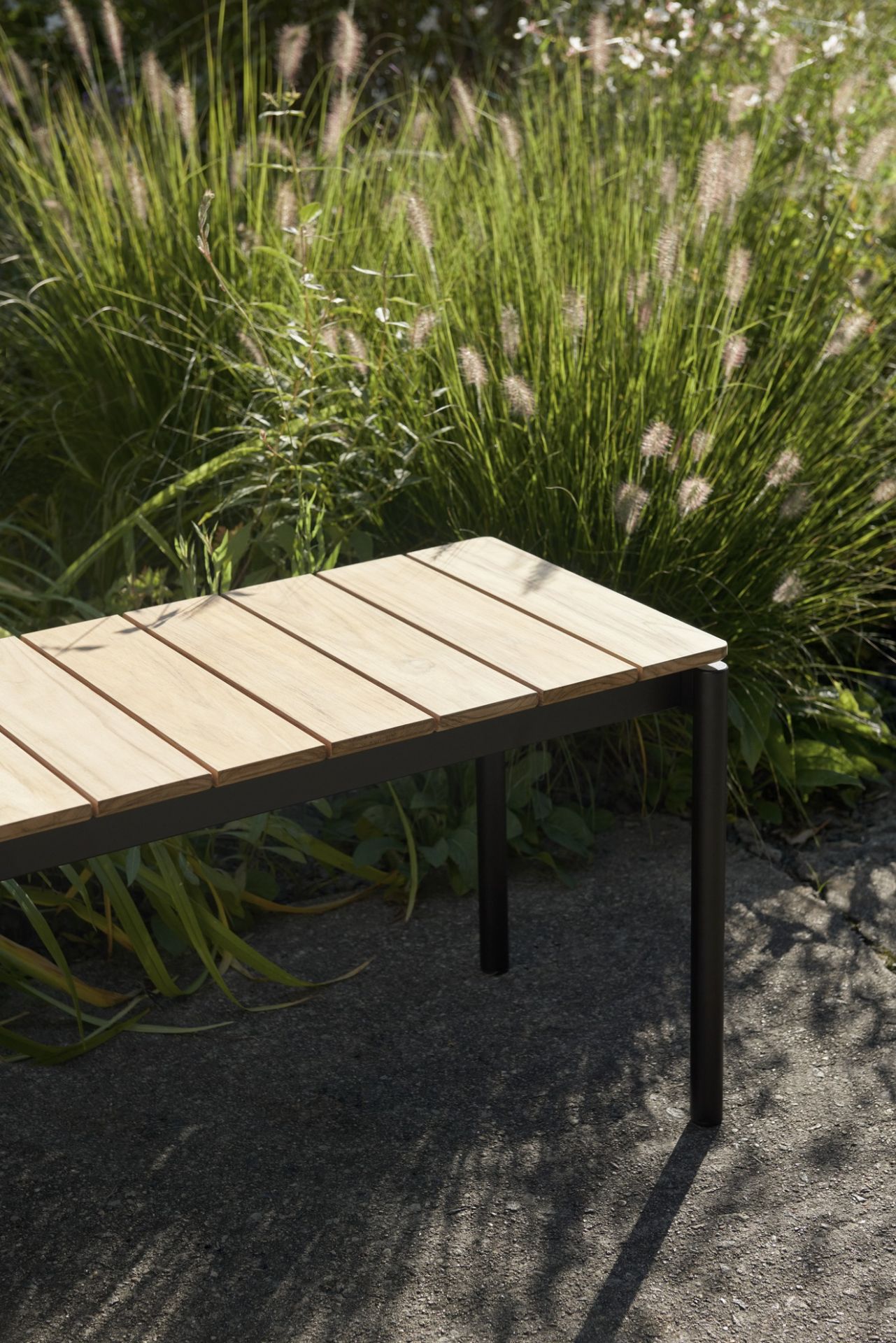 Ville AV28 Outdoor Bench Bank AndTradition