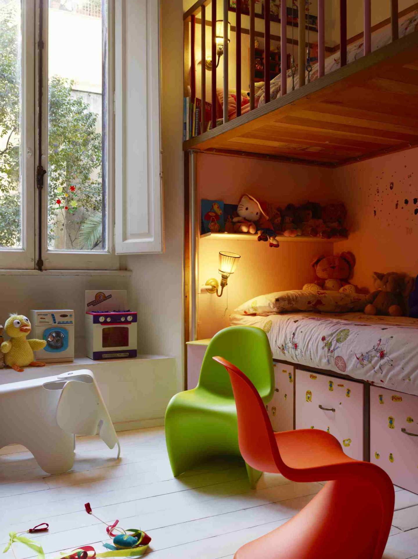 Eames Elephant Hocker Vitra