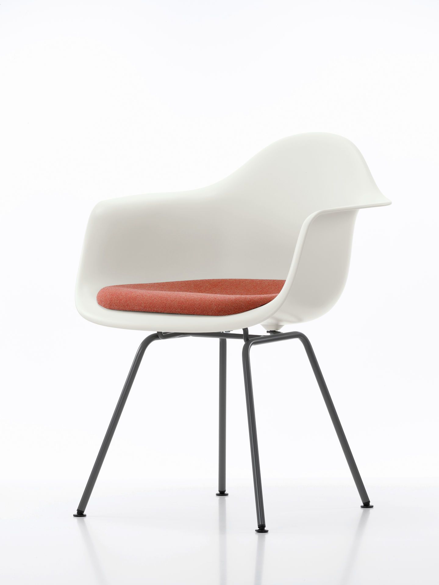 Eames Plastic Arm Chair DAX mit Sitzpolster Vitra