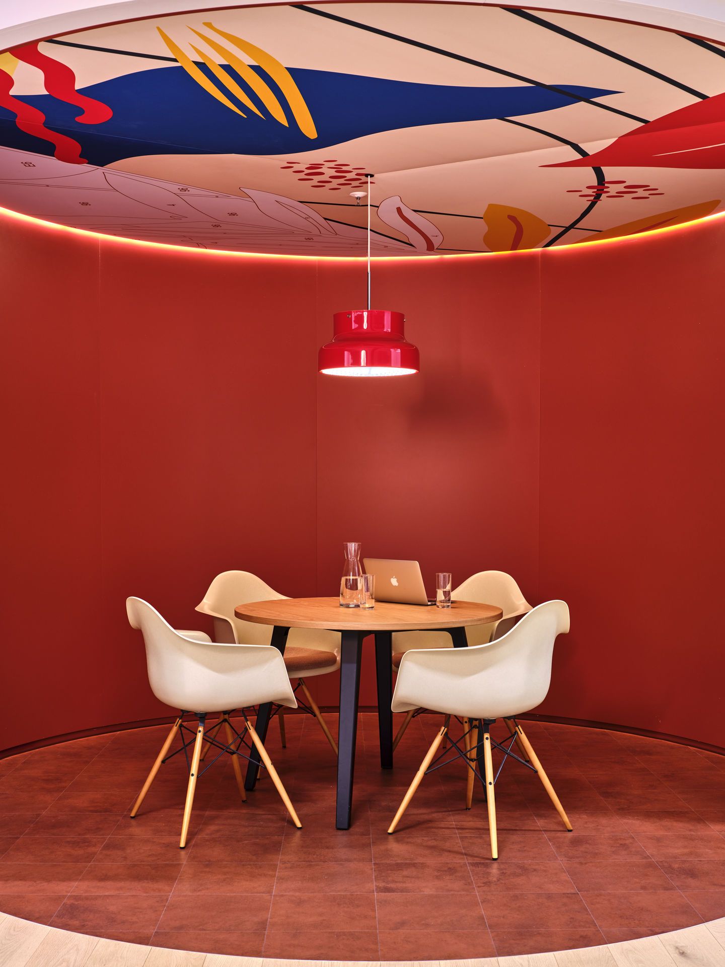 Eames Plastic Arm Chair DAW Stuhl Vitra