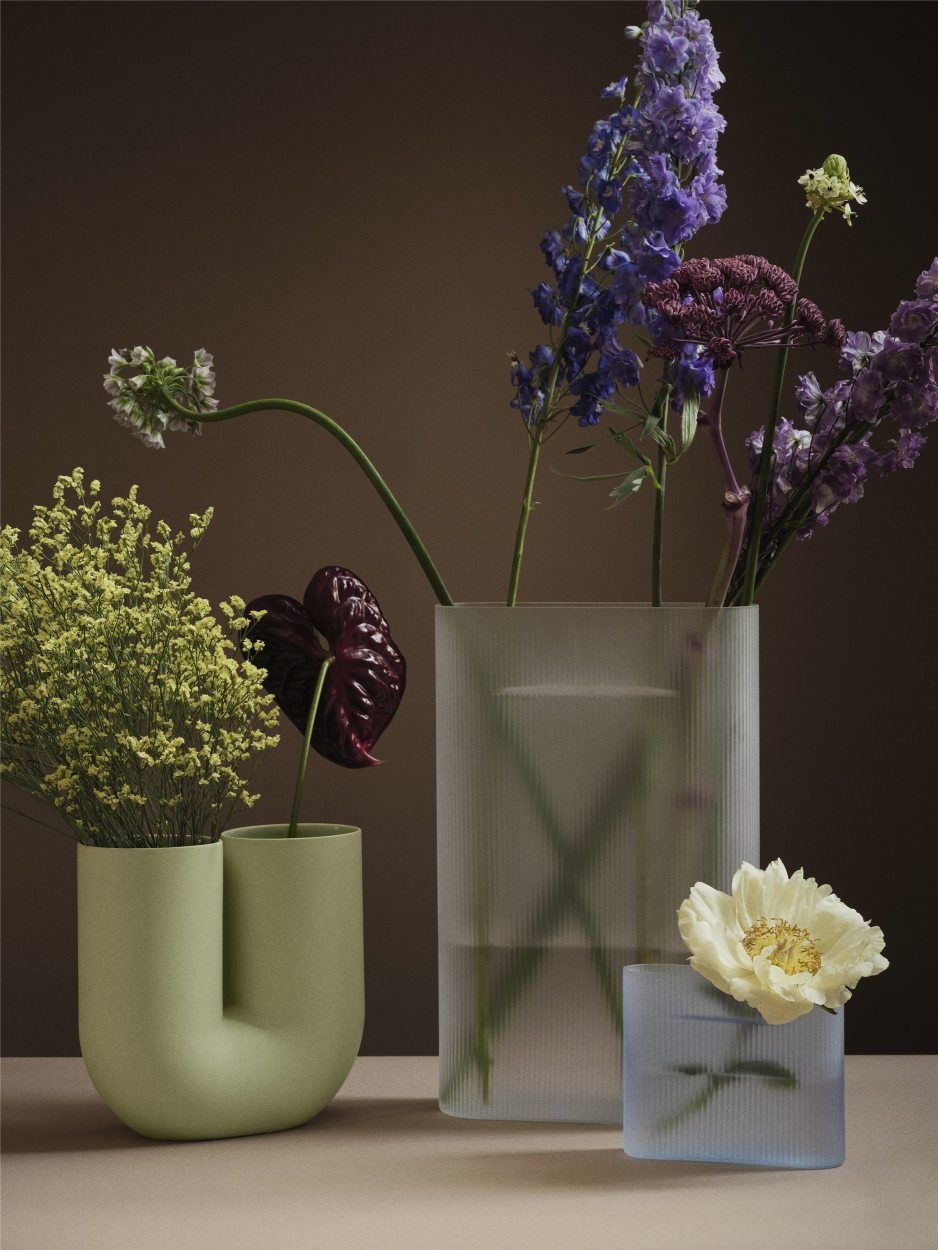 Ridge Vase Muuto Milchglas Hellblau H 35 cm Ridge Vase Muuto Milchglas Hellblau H 35 cm
