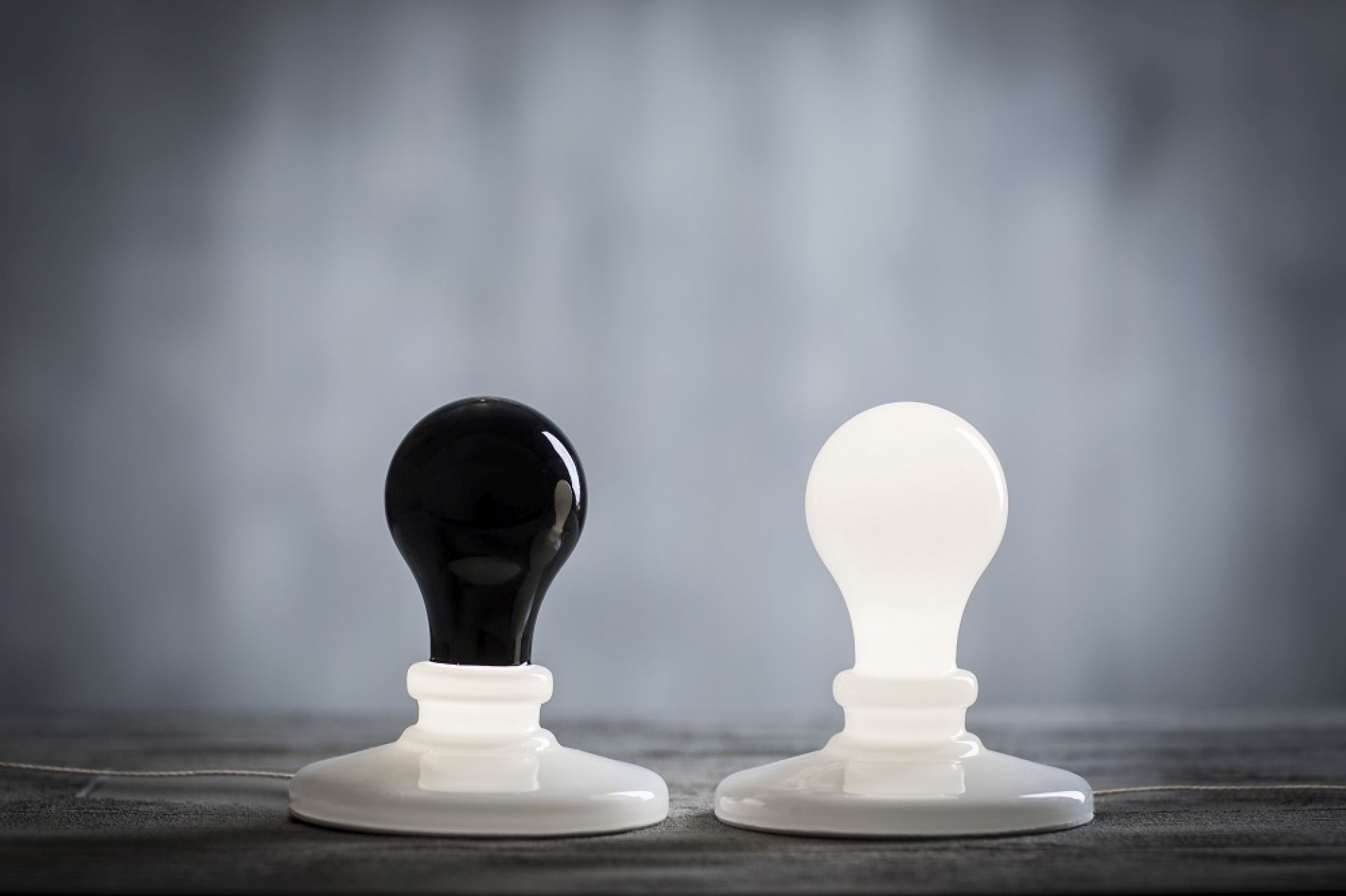 Light Bulb Tavolo LED Tischleuchte Foscarini