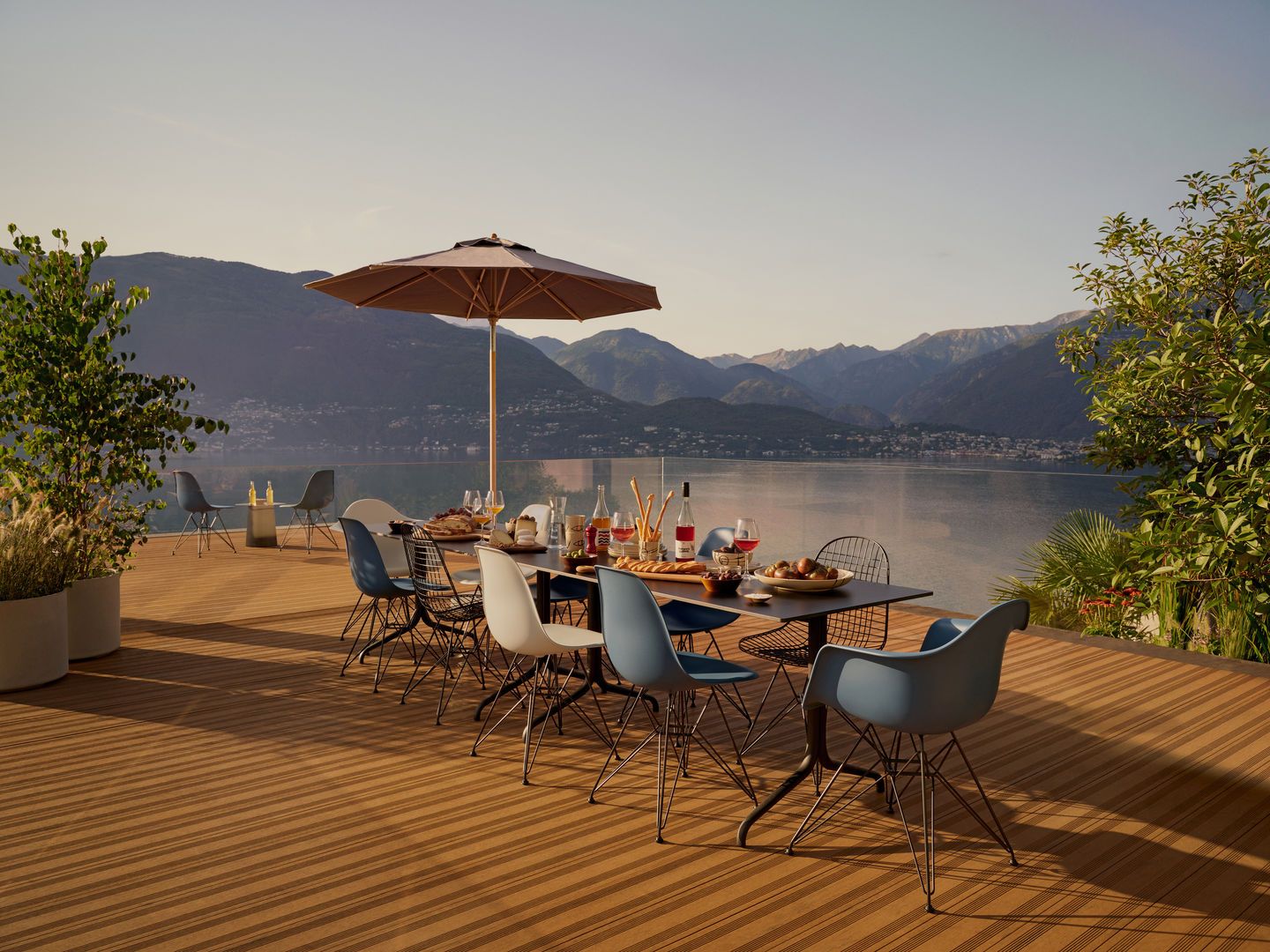 Eames Plastic Armchair DAR Stuhl Vitra