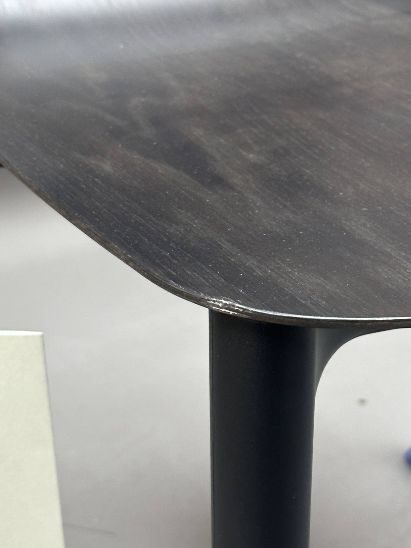 Belleville Armchair Wood Stuhl GESTELL TIEFSCHWARZ / SITZSCHALE EICHE DUNKEL Vitra MÄNGELEXEMPLAR