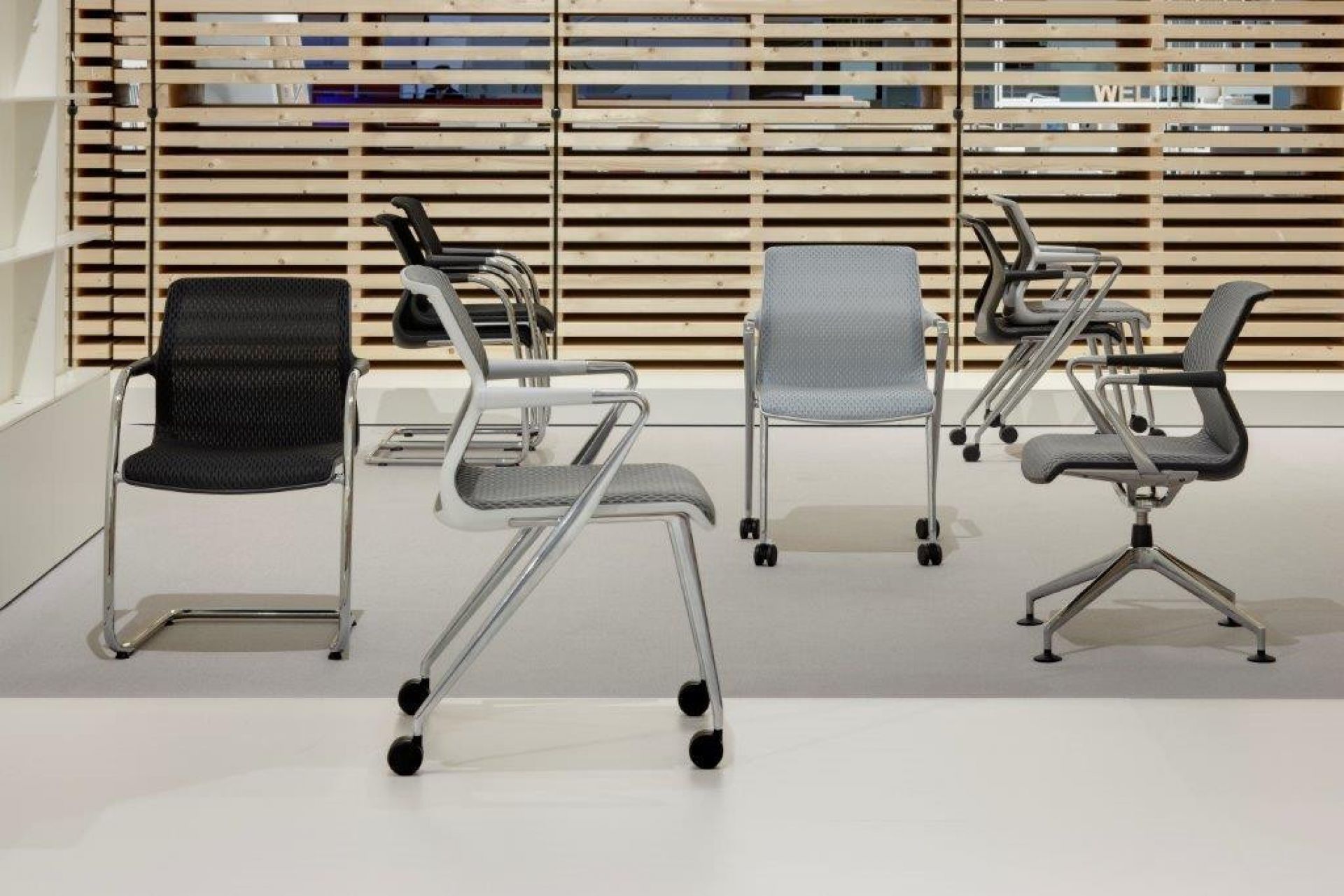 Unix Chair Vierbeinstuhl auf Rollen Vitra