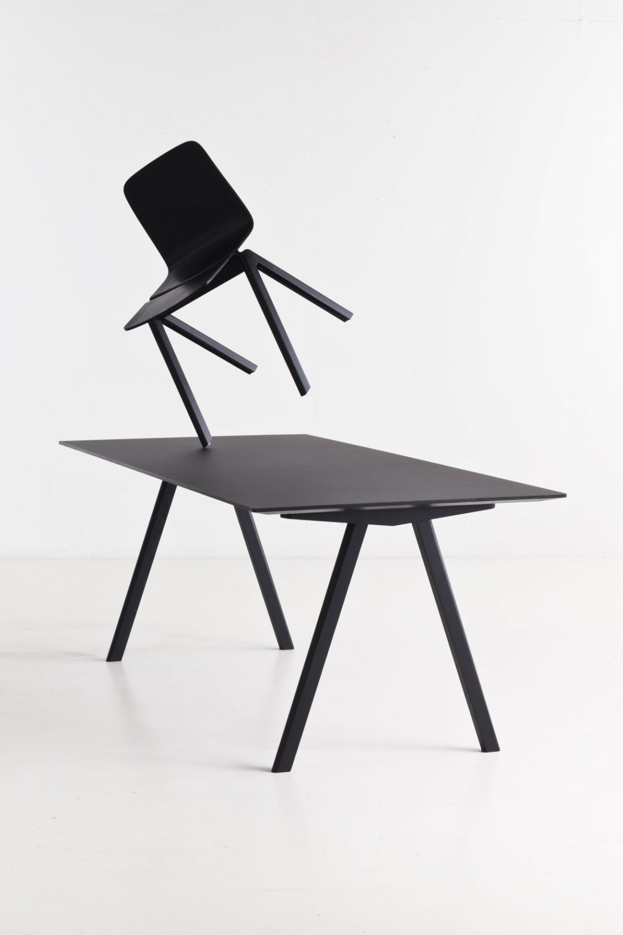 Copenhague Table CPH 10 Tisch Hay Eiche wasserbasierter lack / Platte Linoleum off white MDF Kante