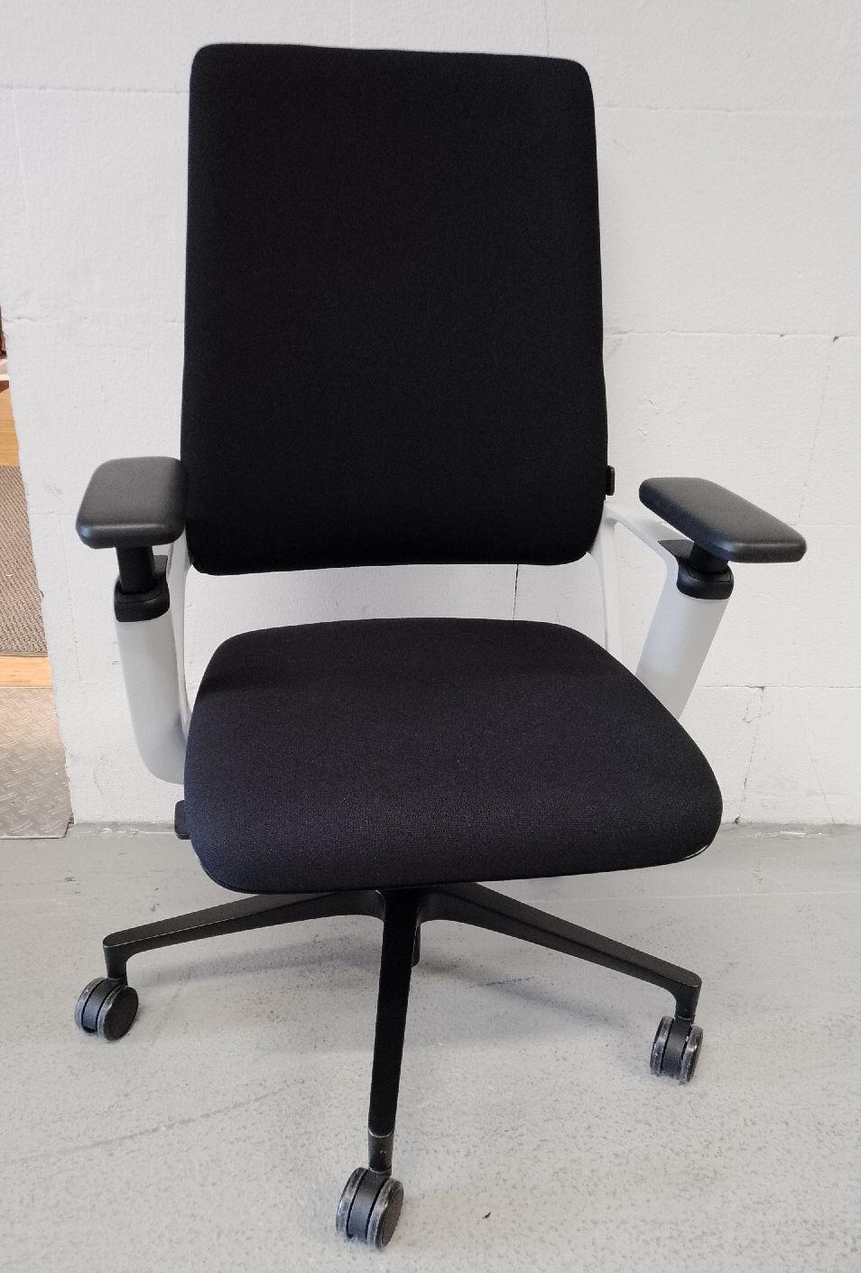 Connex2 Bürodrehstuhl Klöber AUSSTELLUNGSSTÜCK / GEBRAUCHTMÖBEL 