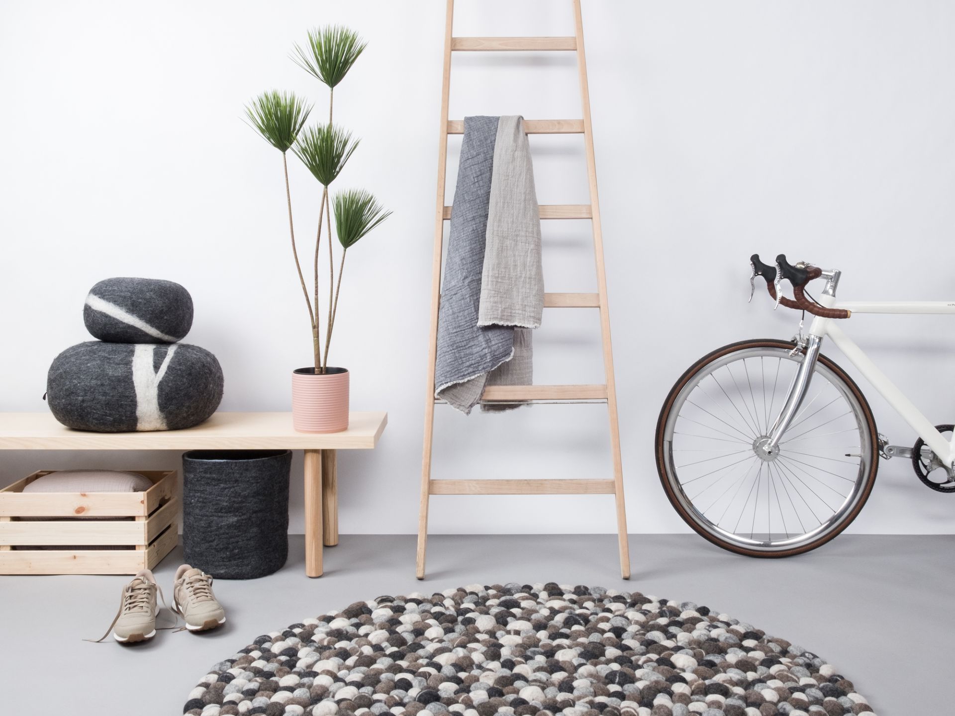 Filzkugel Teppich rund 160 cm myfelt