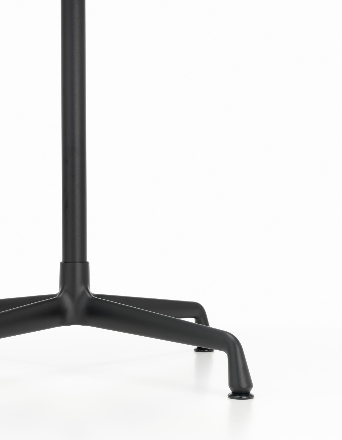 Eames Contract Tables High Stehtisch  75x75 cm  Vitra 