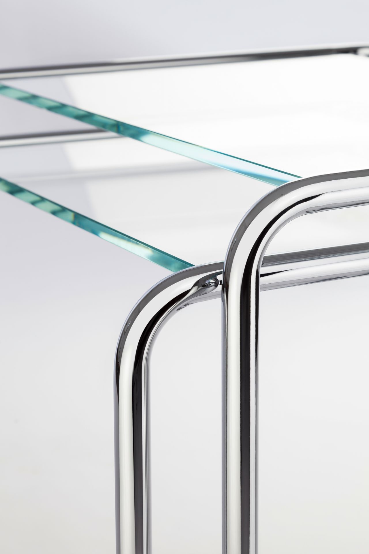 B97 a Beistelltisch Thonet