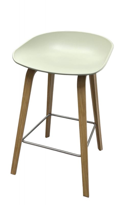 About a Stool AAS32 / AAS 32 Barhocker LOW PASTELL GREEN / EICHE GESEIFT Hay MÄNGELEXEMPLAR  
