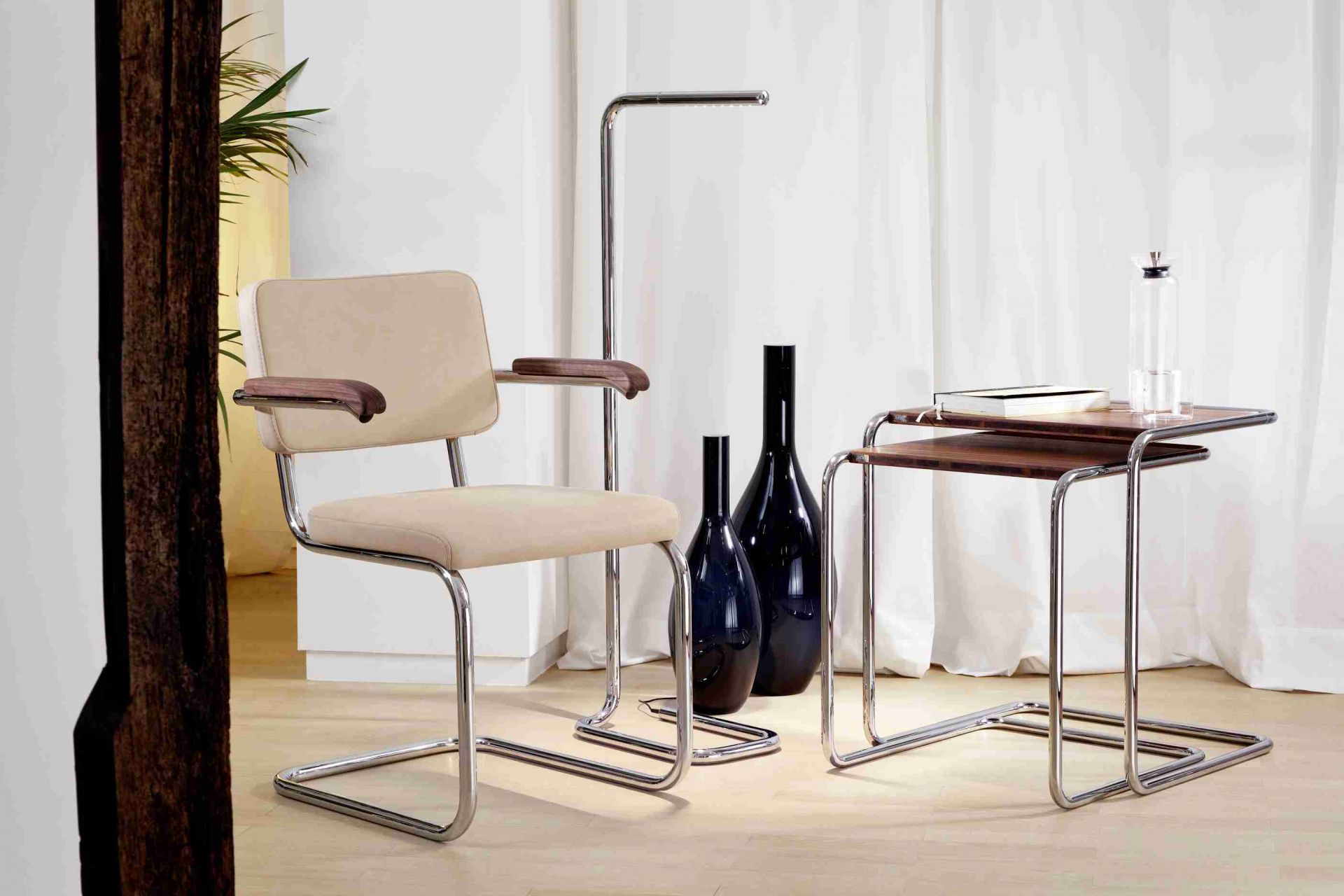 Lum LED 125 Stehleuchte Thonet Verchromt