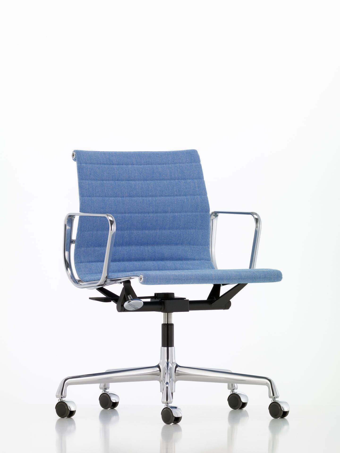Aluminium Chair EA 118 / EA118 Stuhl Vitra