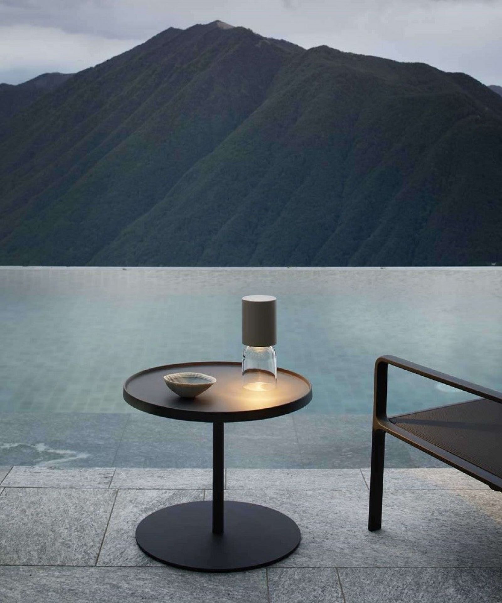 A02R1 NUI Mini Outdoor Portable lamp Akkuleuchte / Tischleuchte Luceplan