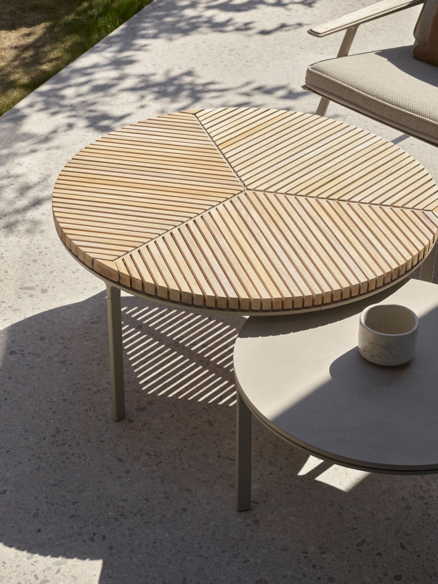 Open-Air Outdoor Kaffee Tisch Ø90 Vipp