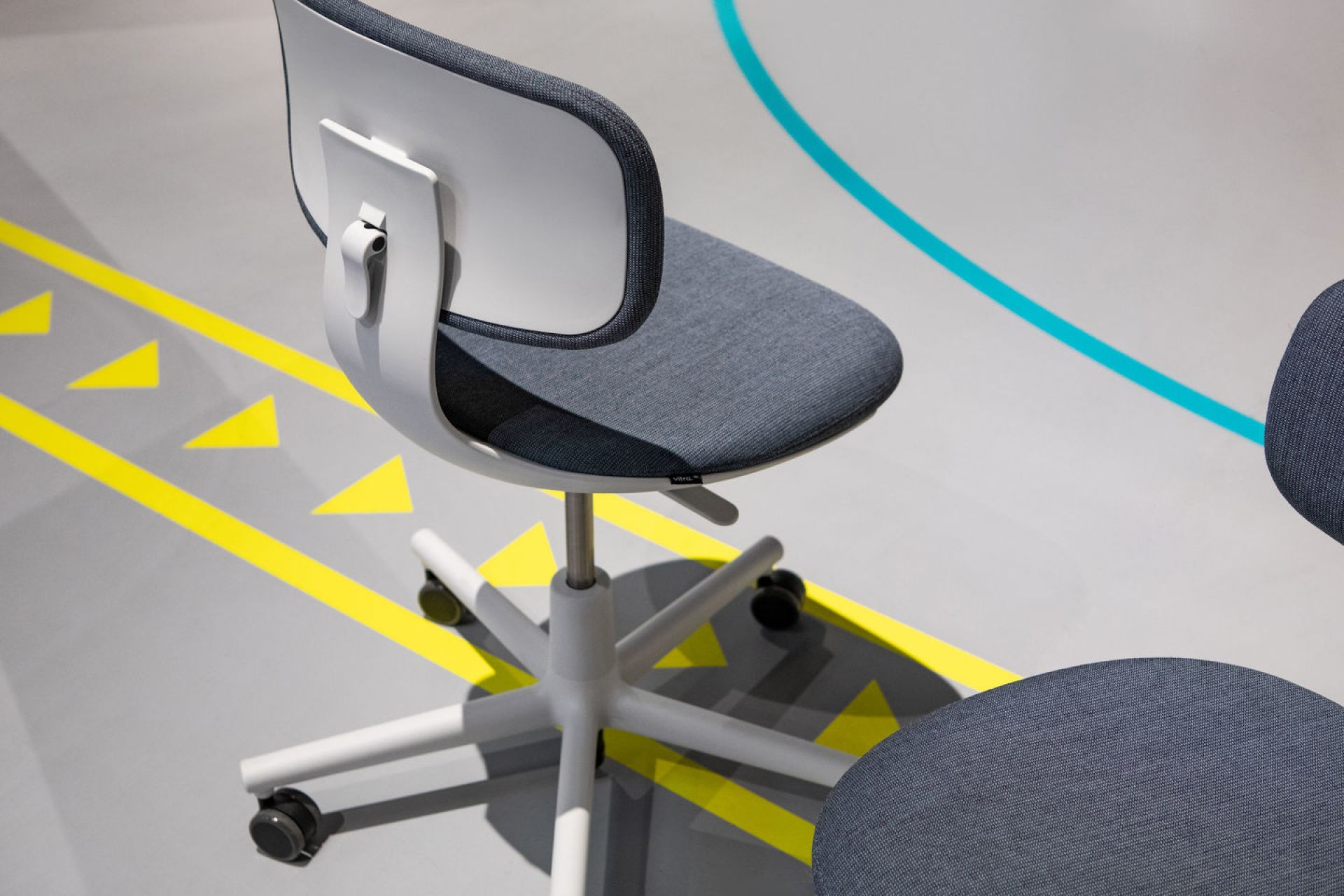 Rookie Bürodrehstuhl Vitra Plano schwarz