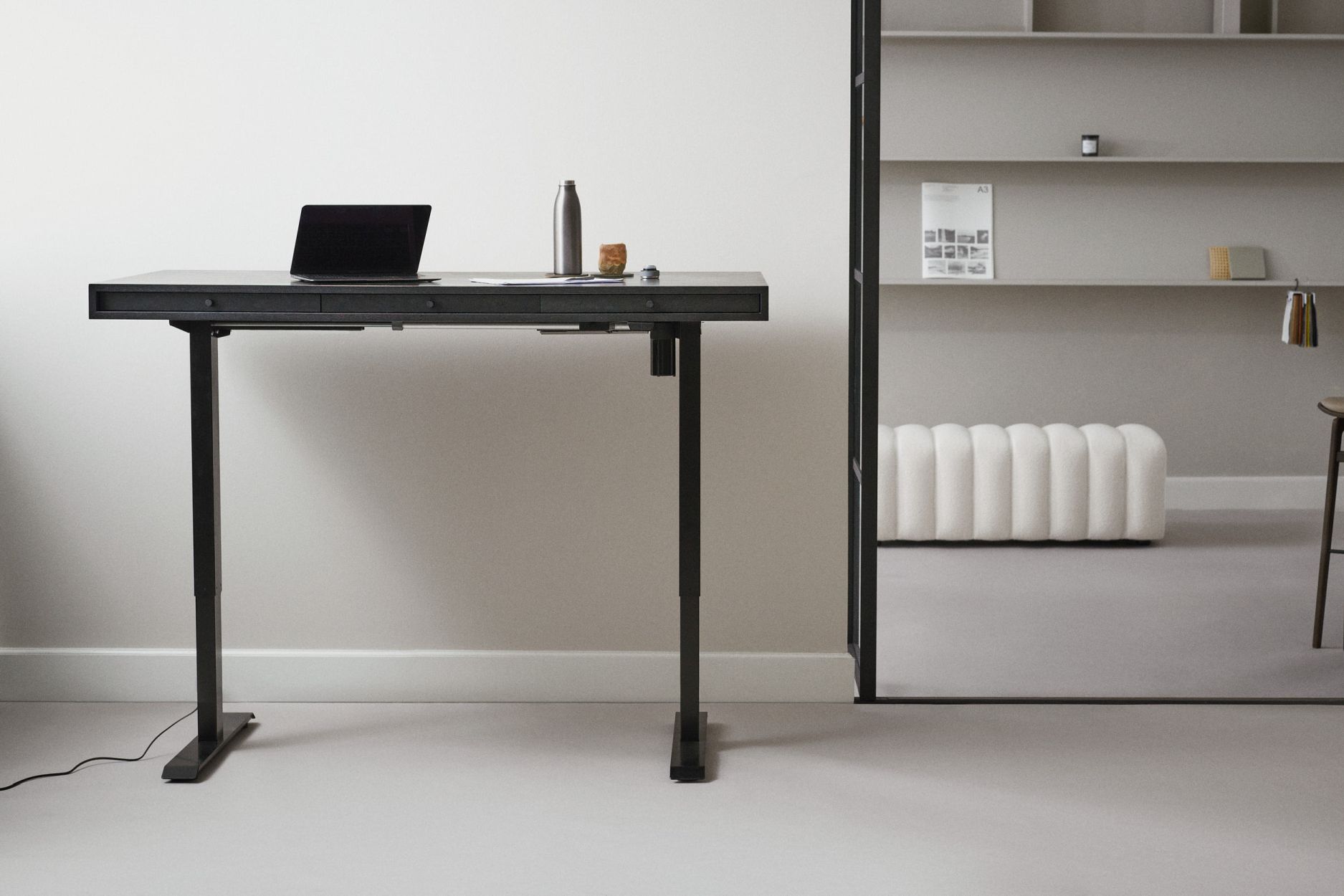 JFK Büroschreibtisch mit Hydraulischen Beinen Black Norr11