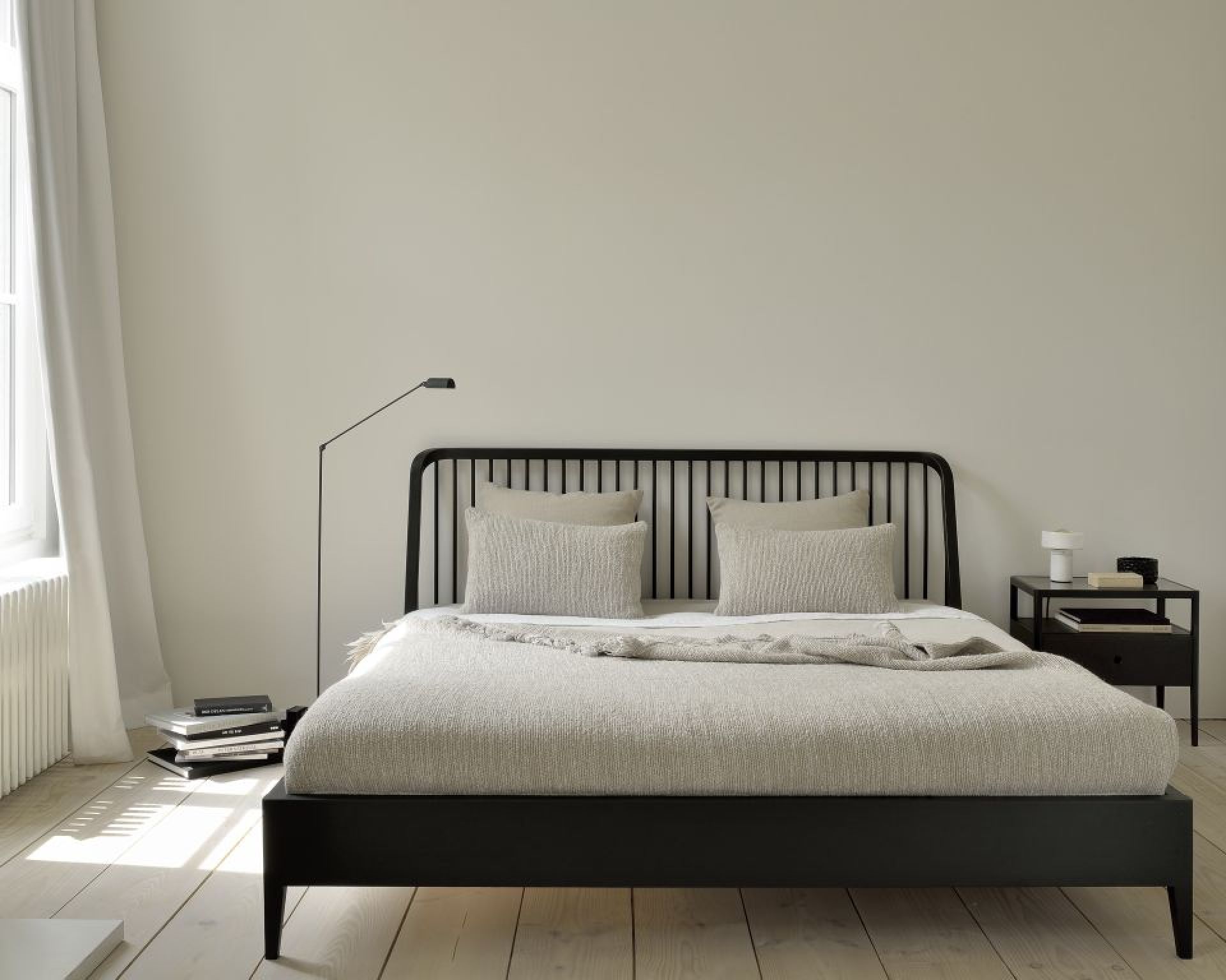Spindle Bett Eiche Schwarz Ethnicraft