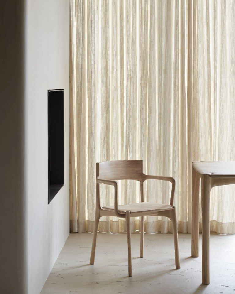 PI Dining Chair mit Armlehne Stuhl Ethnicraft