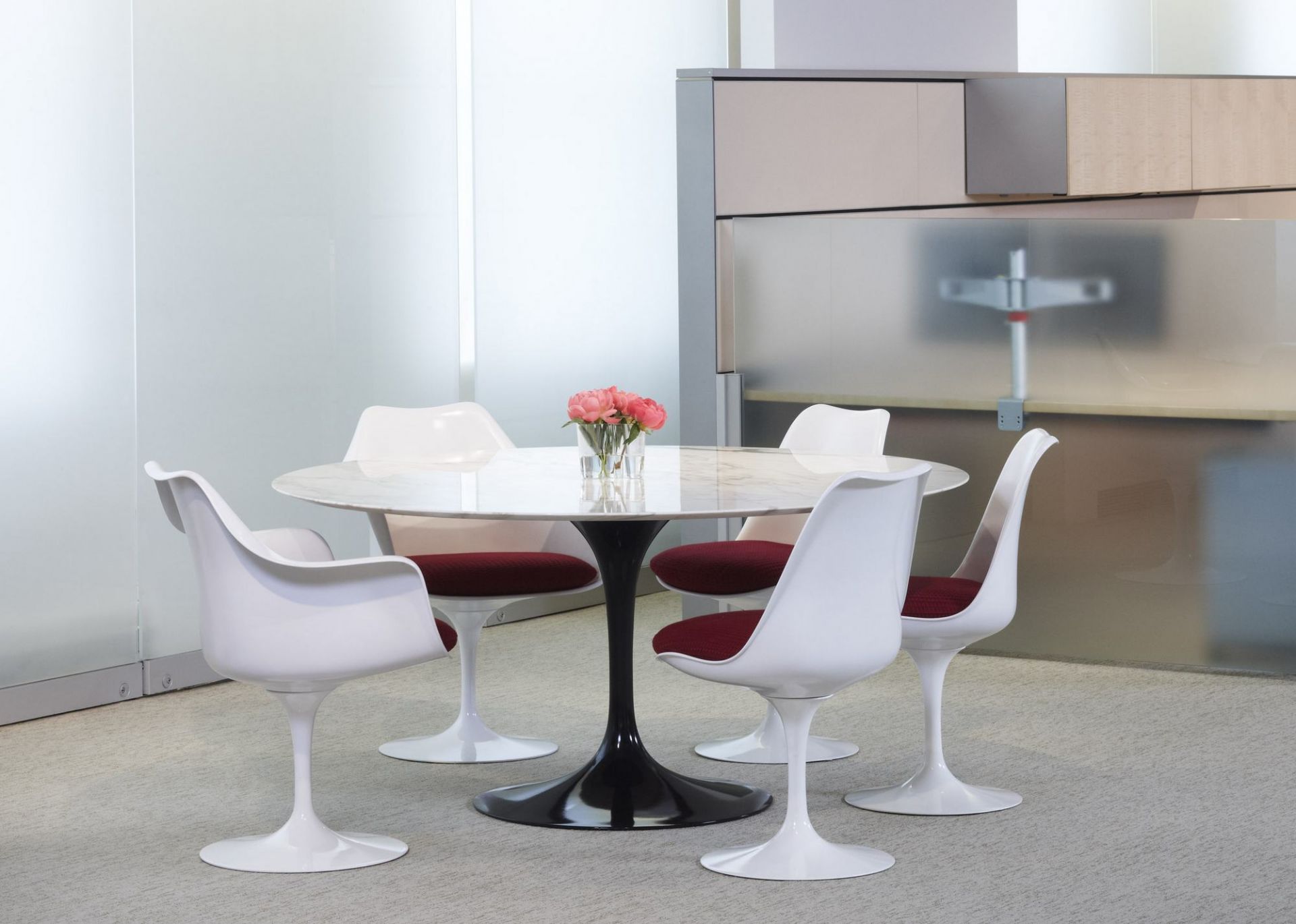 Tulip Armchair / Tulpen Armlehnenstuhl drehbar Knoll International