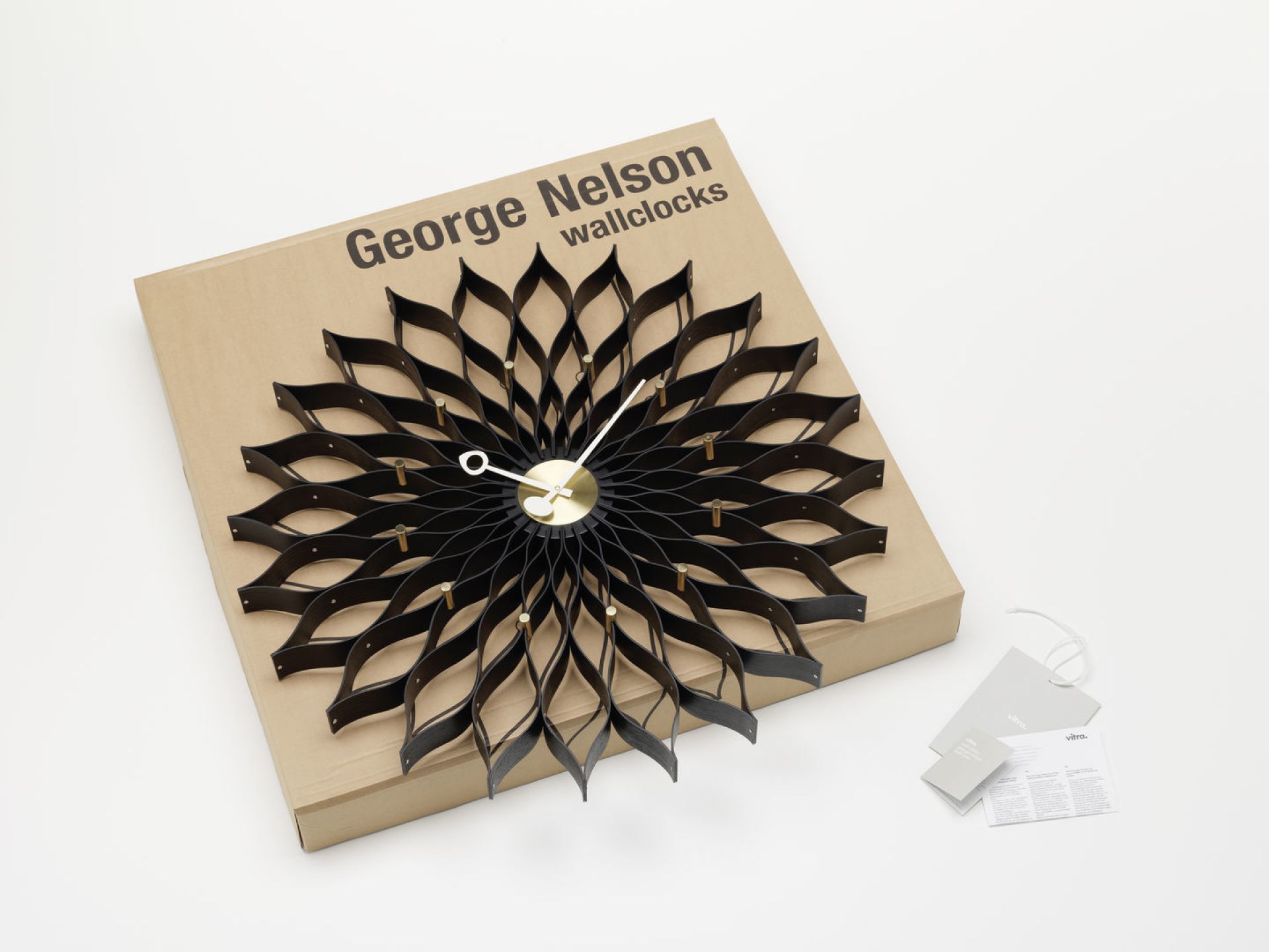 Sunflower Clock Wanduhr Vitra Esche schwarz - Messing