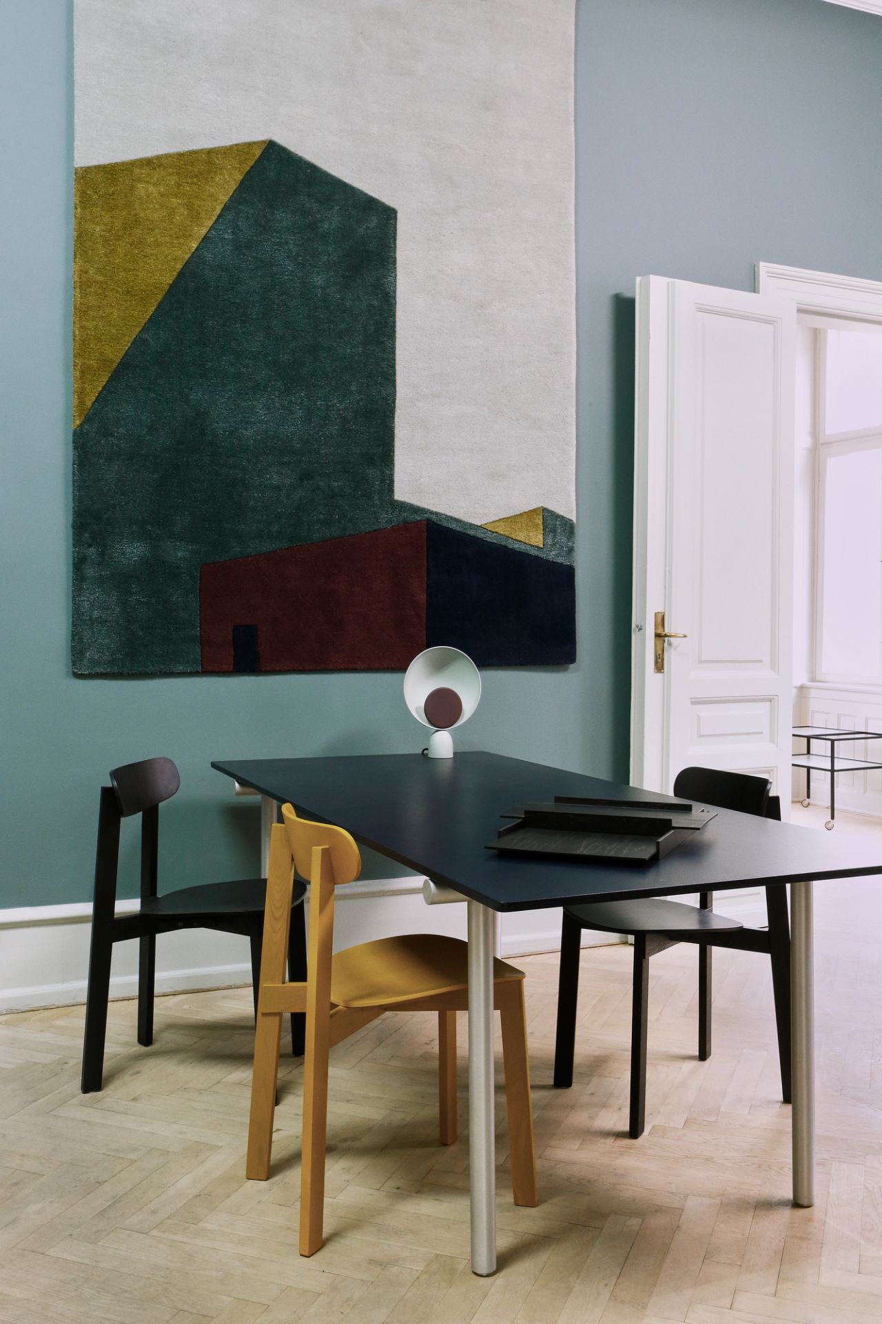 Arqui Teppich 1 300x200 Please Wait to be Seated