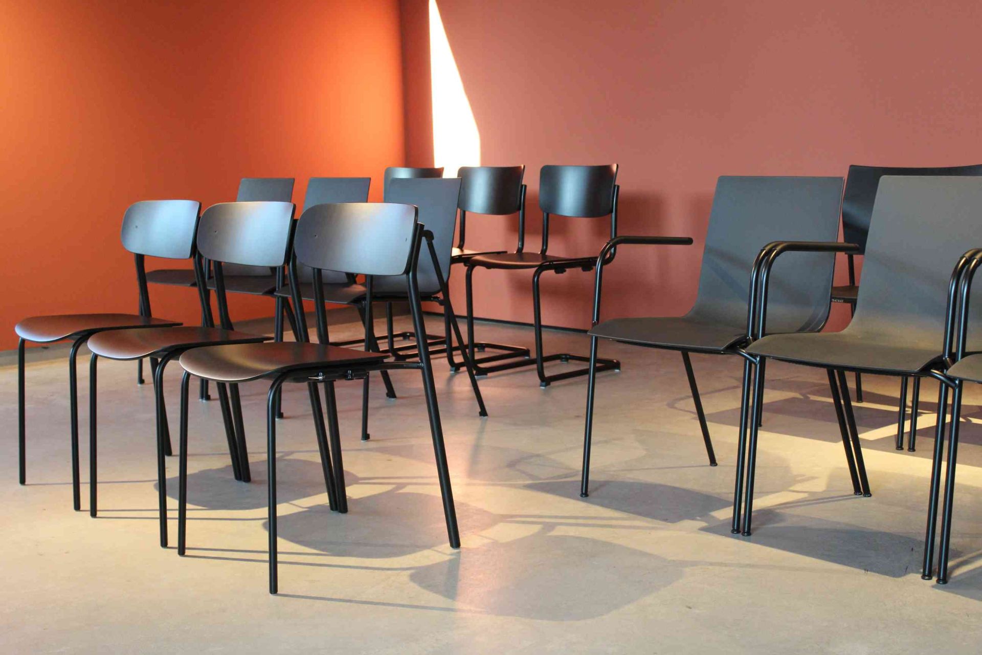 S 243 / S243 Stahlrohr Stuhl OLIVGRÜN Thonet EINZELSTÜCK