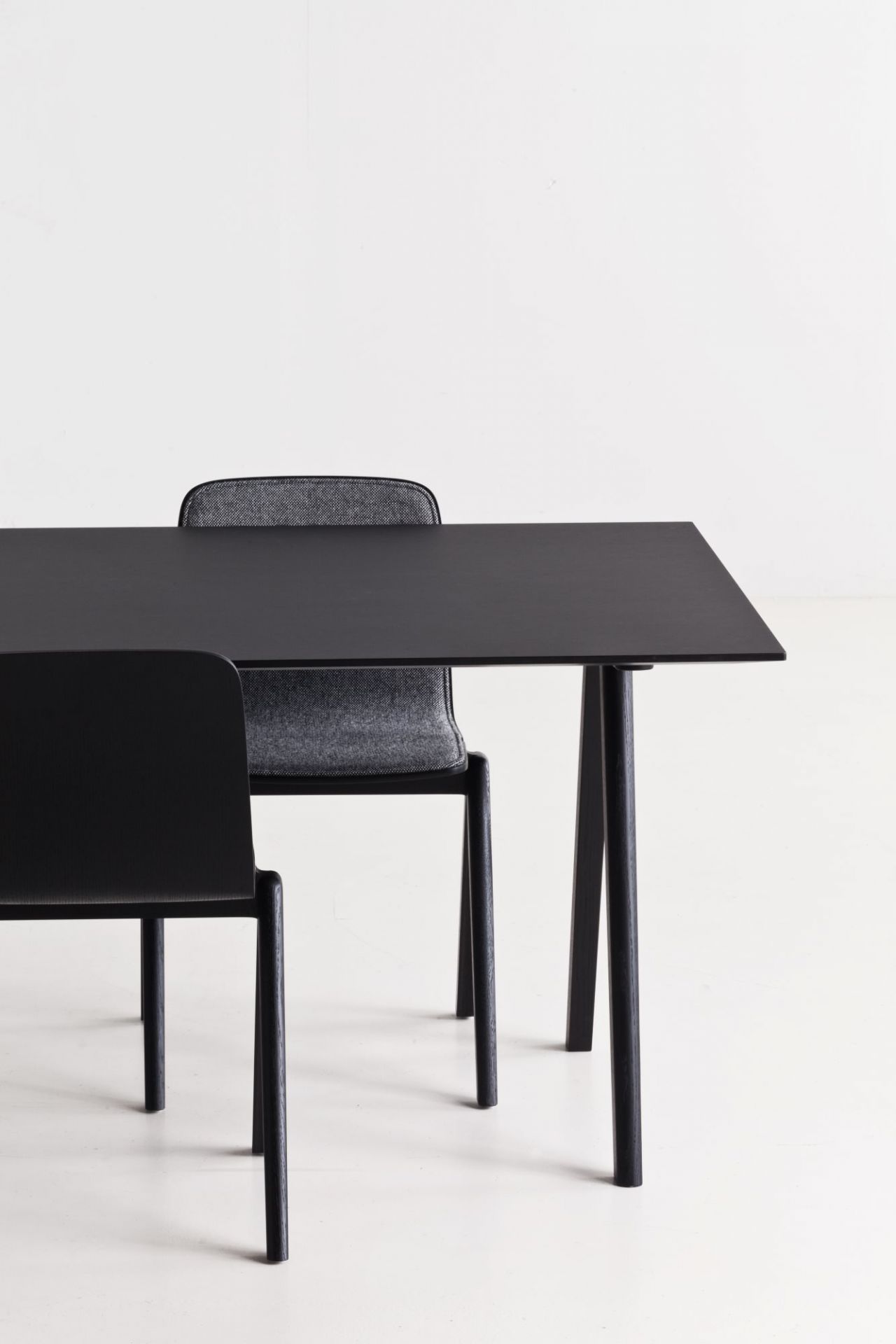 Copenhague Table CPH 10 Tisch Hay Eiche wasserbasierter lack / Platte Linoleum off white MDF Kante