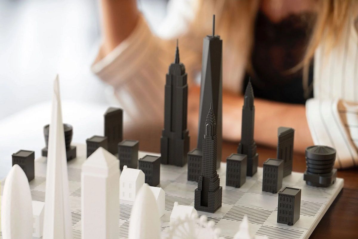 Special Edition Acrylic London vs New York Chess Schachspiel mit Marmorbrett Skyline Chess EINZELSTÜCK
