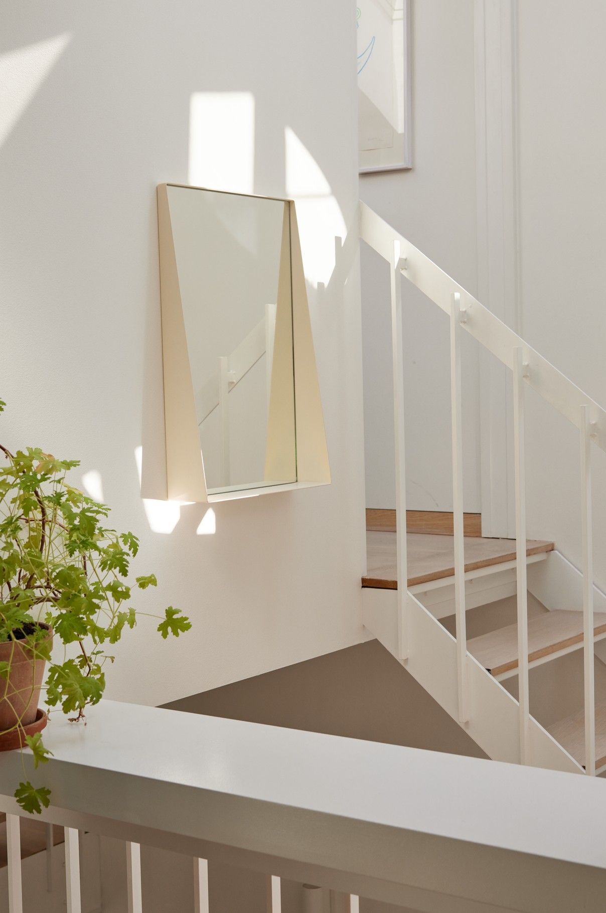 Beak Spiegel Cream Please Wait to be Seated