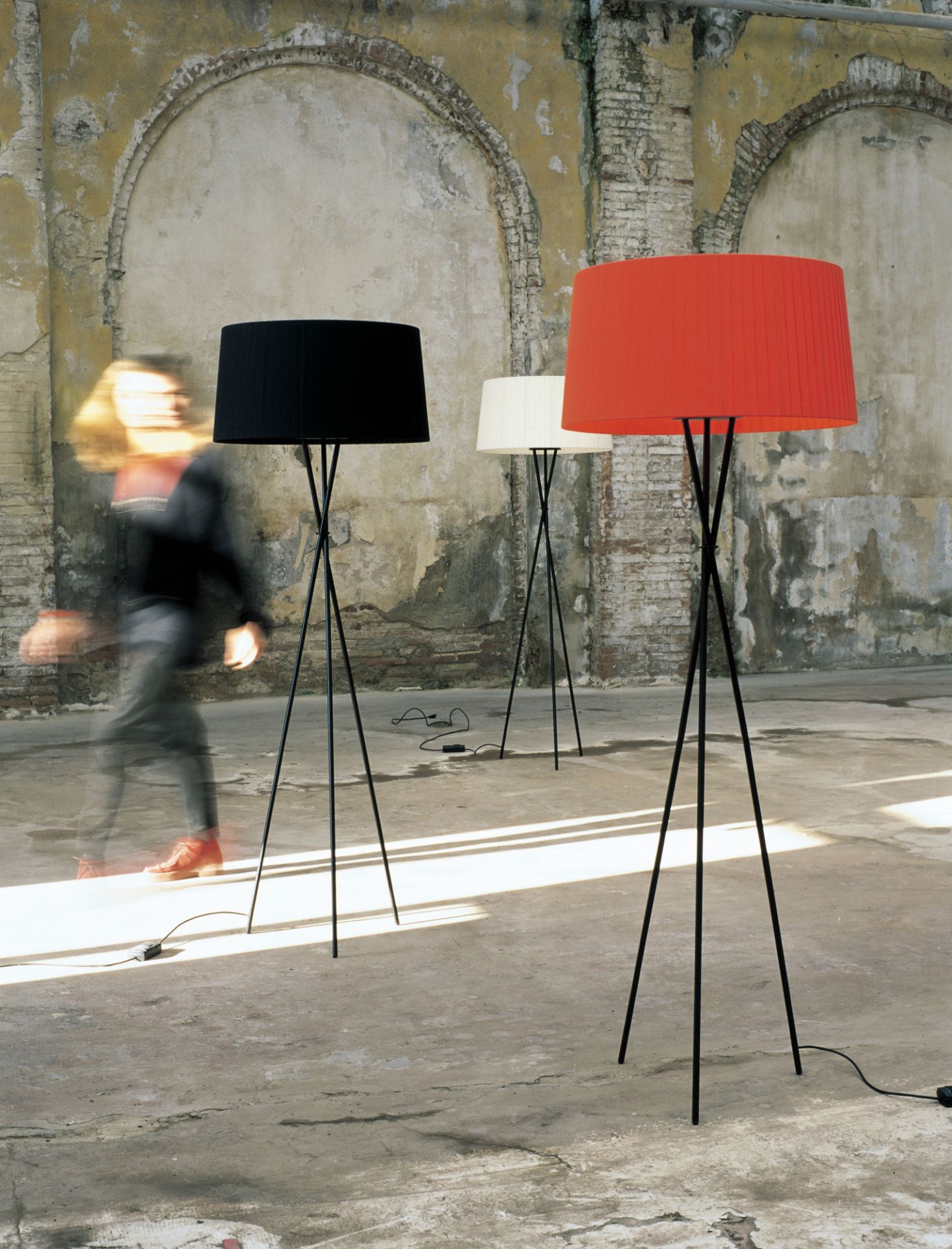 Tripode G5 Stehleuchte Schwarz Santa & Cole