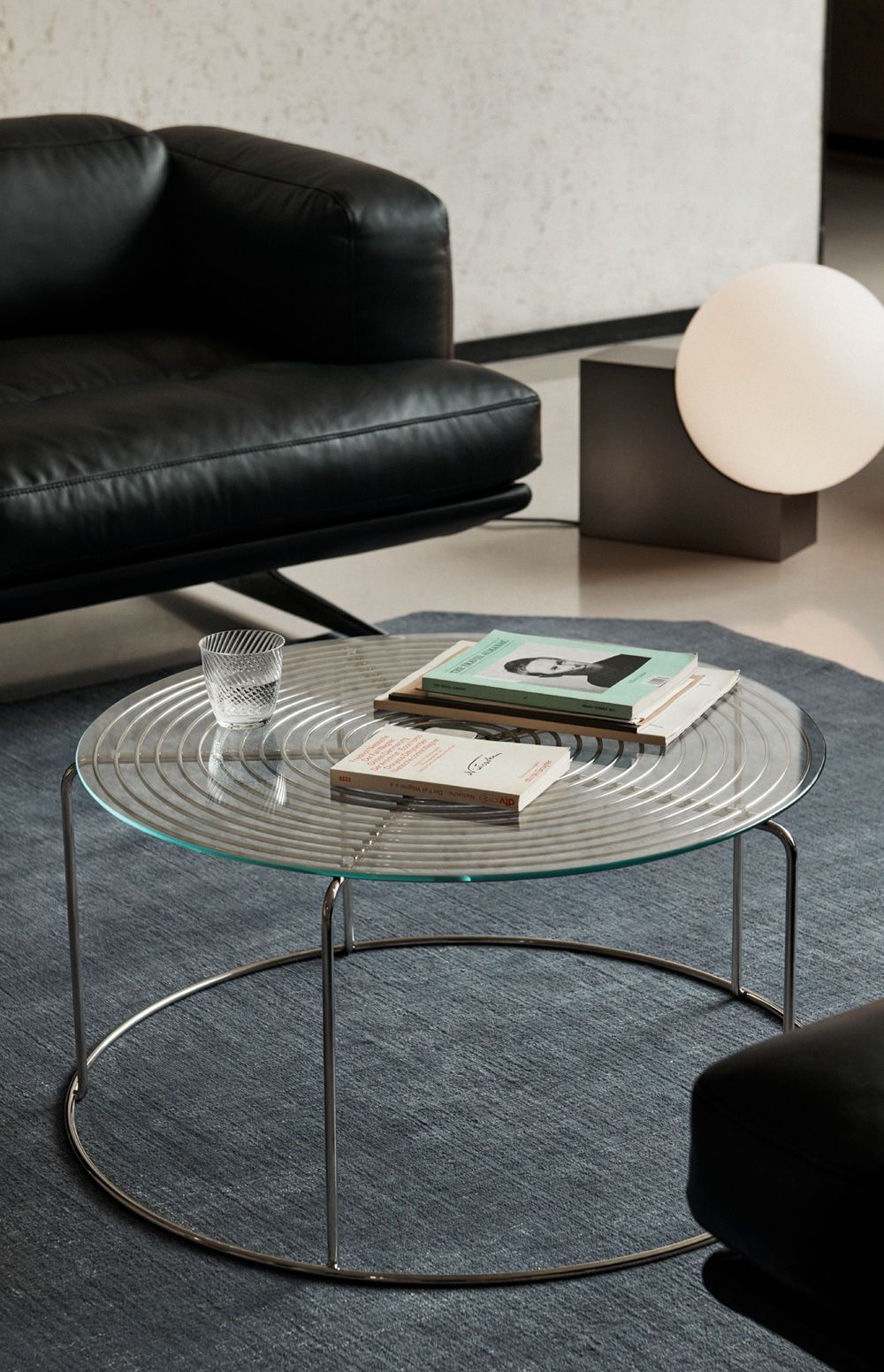 Wire Coffee Table Couchtisch mit Glasplatte AndTradition