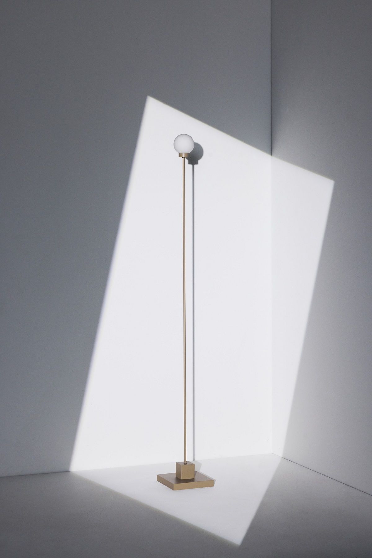 Snowball Portable Floor lamp Stehleuchte Northern